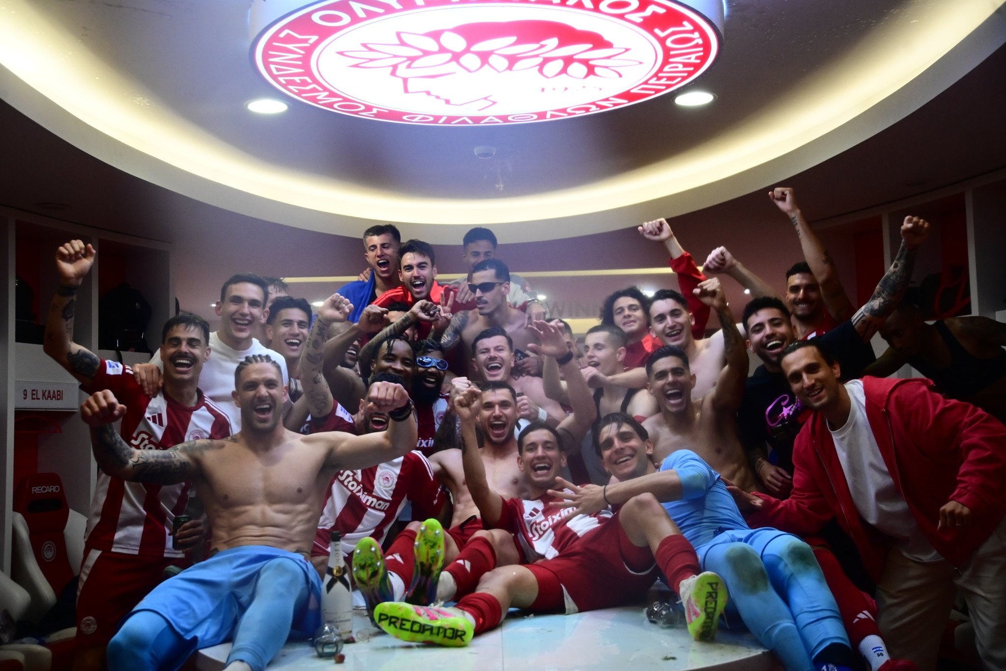 Μια ομάδα μαχητών, ένα σύνολο ασυμβίβαστο