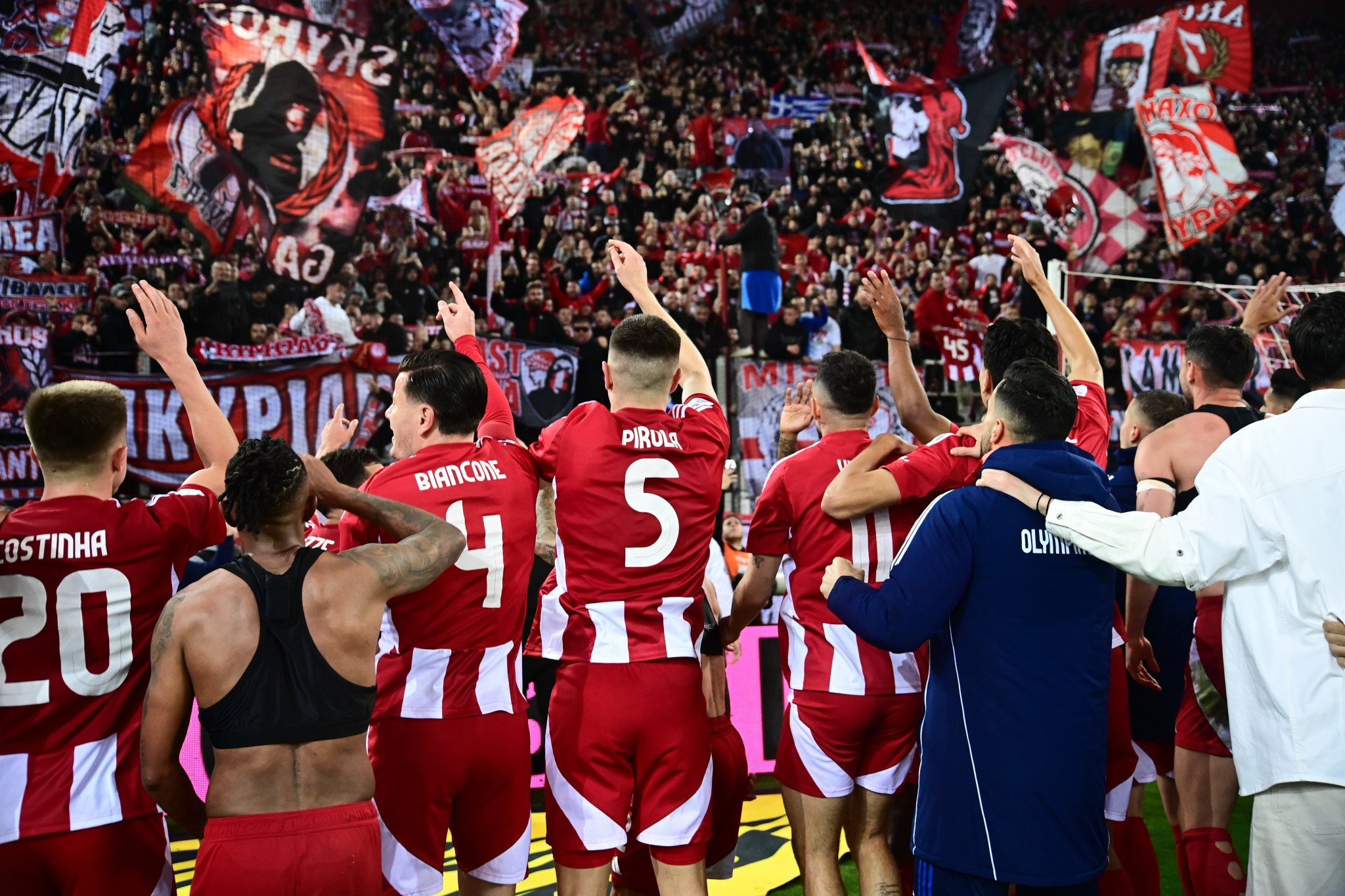 ΚΑΕ Ολυμπιακός: «Πολλά συγχαρητήρια σε όλους για την κατάκτηση του 48ου πρωταθλήματος»