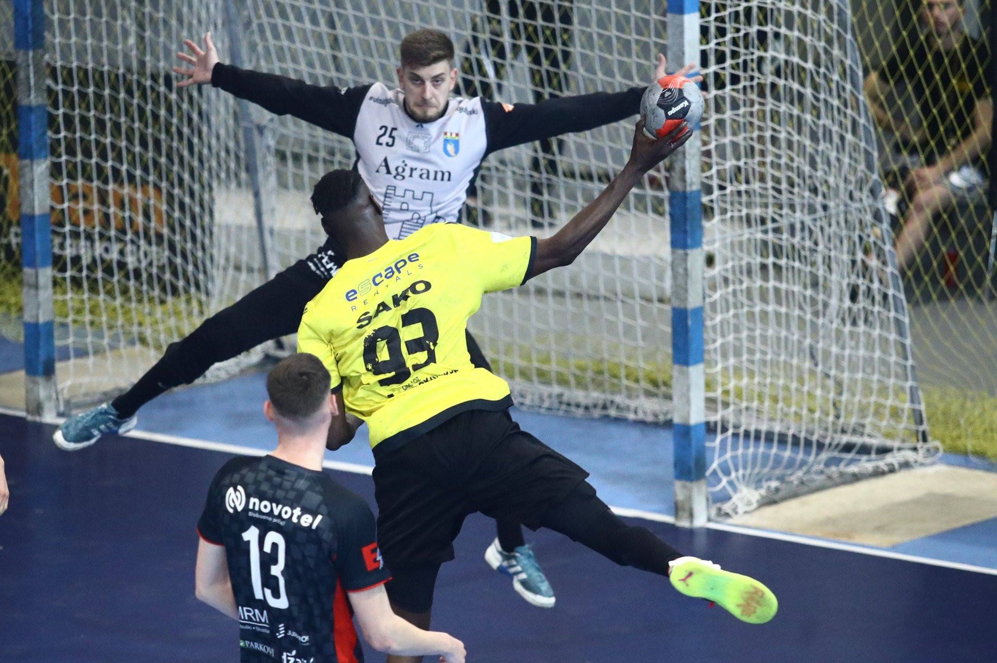 Τηλεοπτικός ο δεύτερος ημιτελικός της ΑΕΚ με την Ίζβιντατς στη Βοσνία