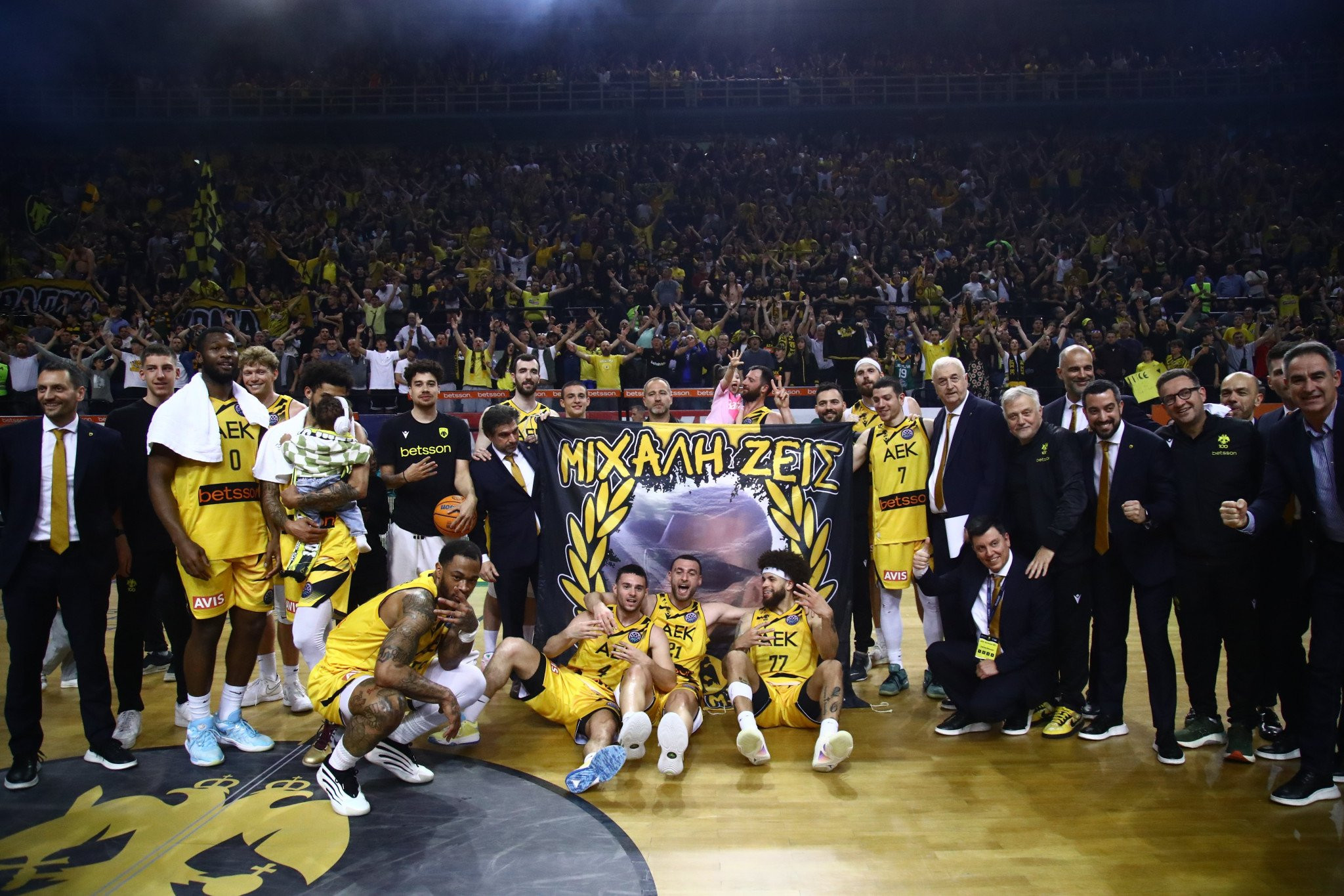 Παίκτες και ομάδα γίνανε «ένα» μετά τη πρόκριση στο Final 4 του BCL (video)