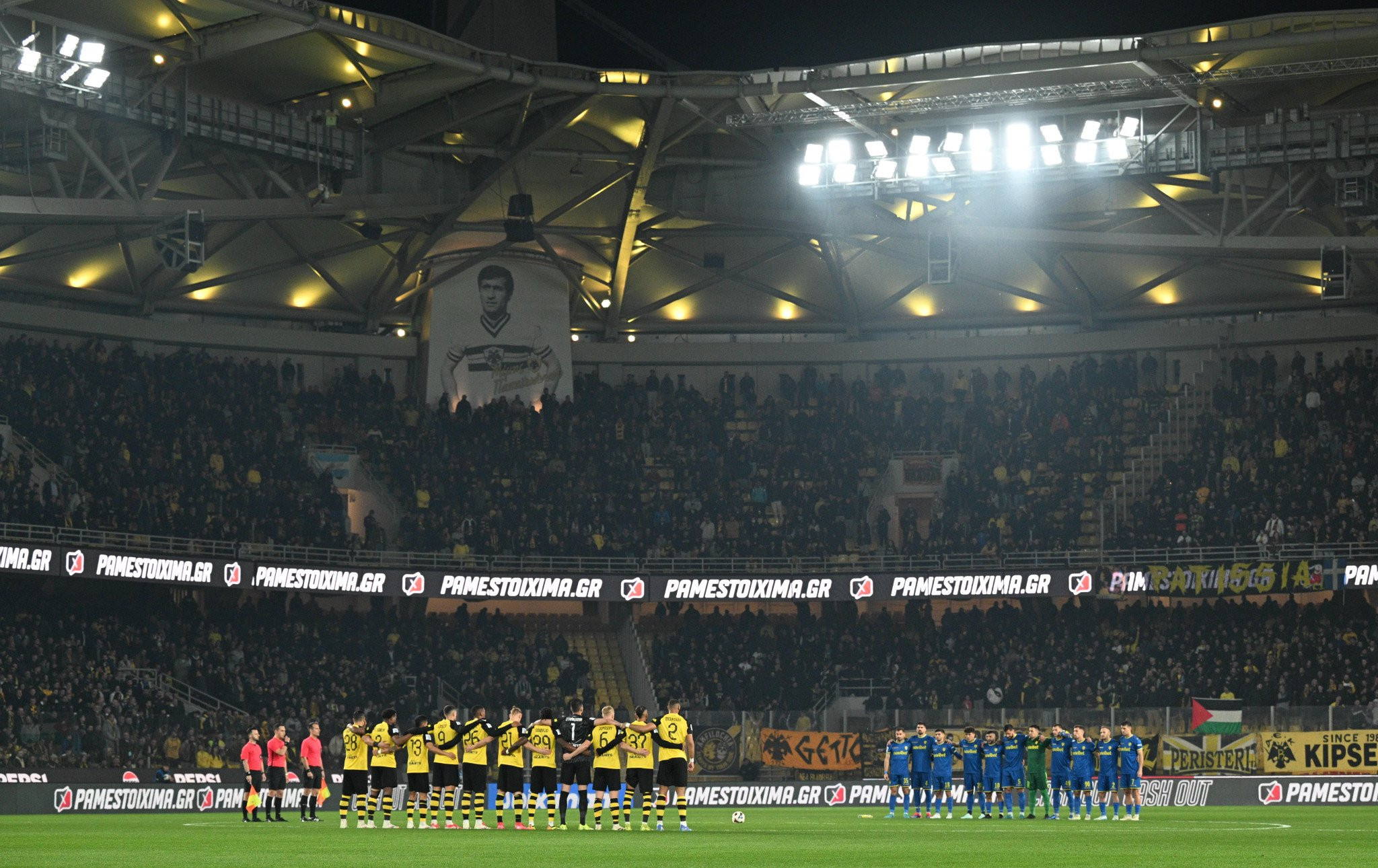 Έρευνα του ChatGPT: Στο Top 20 της Ευρώπης οι οπαδοί της ΑΕΚ