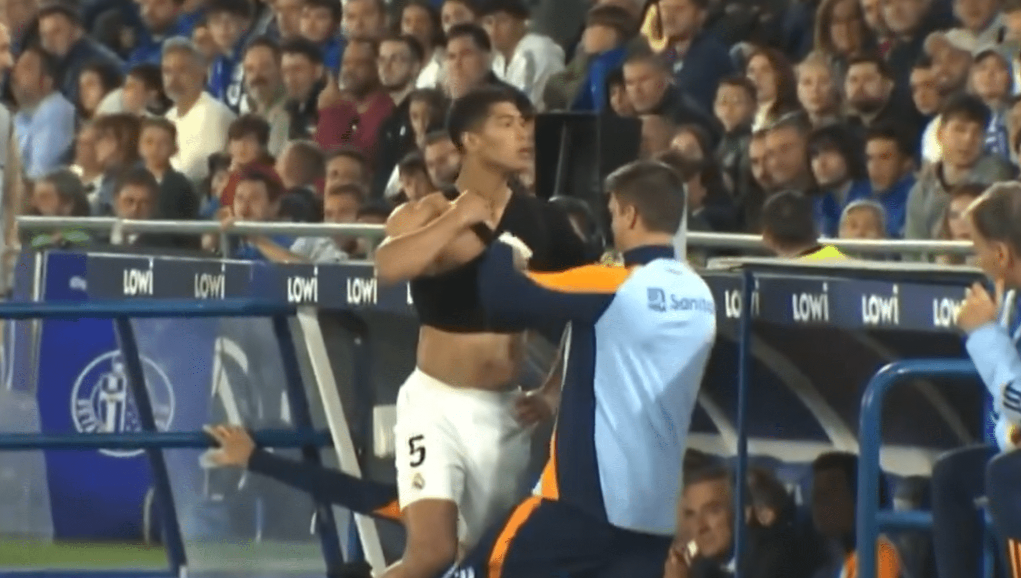 Η πανοπλία του Μπέλιγχαμ - Αυτή είναι η ασυνήθιστη ρουτίνα για να προστατεύσει τον ώμο του