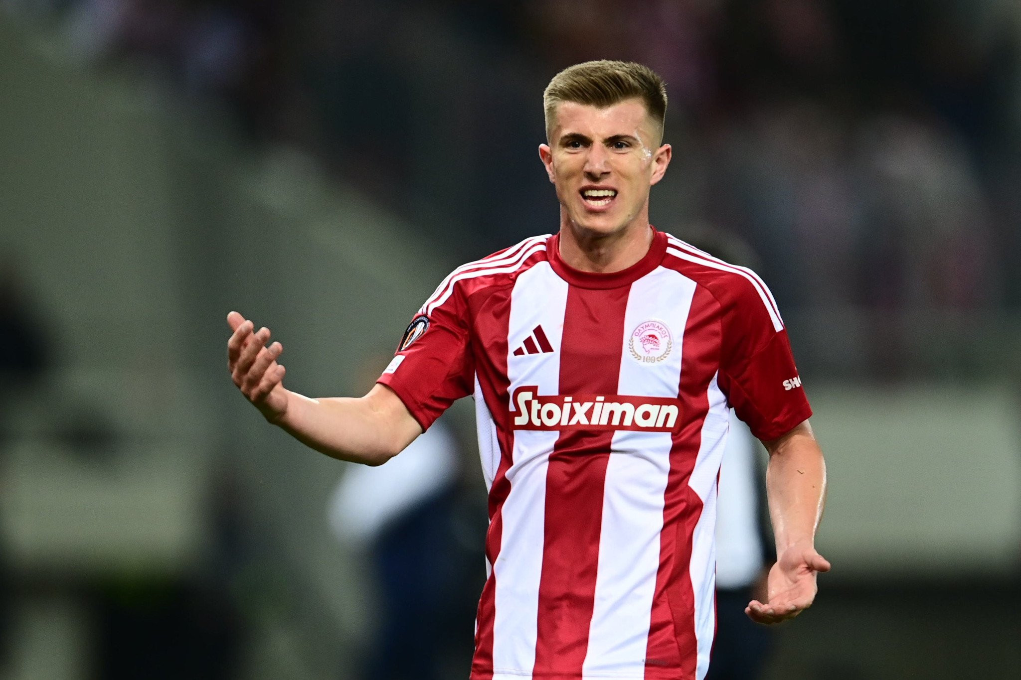 Κοστίνια: «Απίστευτη η στήριξη του κόσμου μετά την αποβολή με Παναθηναϊκό»