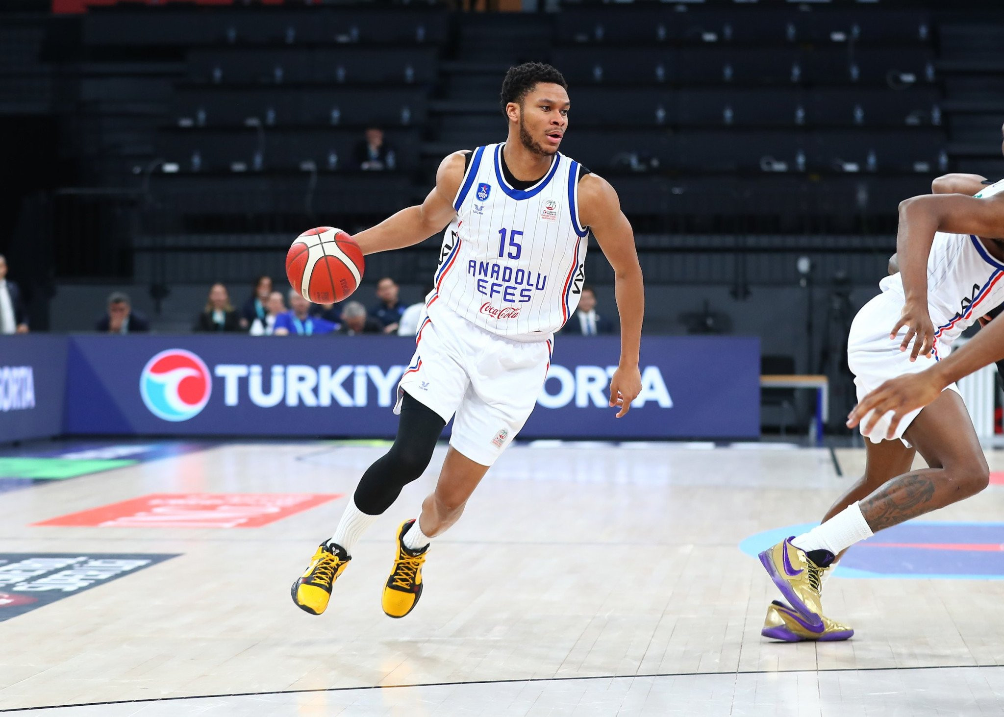 Ήττα με «εκατοστάρα» για την Εφές πριν τα Playoffs με τον Παναθηναϊκό