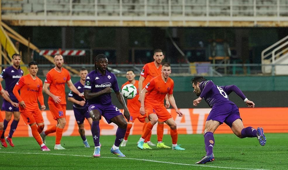 Στα ημιτελικά του Conference League Φιορεντίνα και Μπέτις!