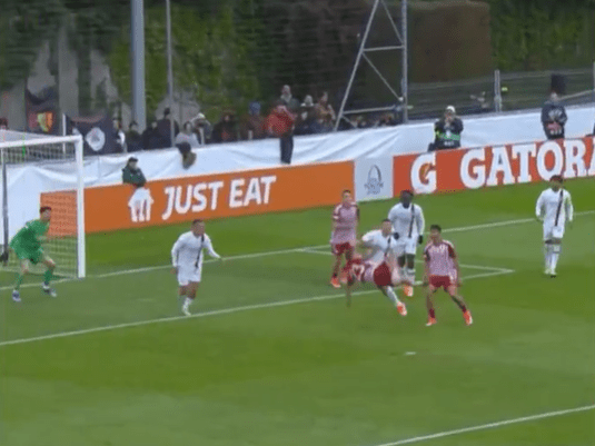 Η UEFA αποθέωσε τον Μπακούλα για το απίθανο γκολ που πέτυχε στον περσινό τελικό του Youth League