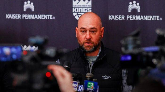 Ραγδαίες εξελίξεις στους Κινγκς: Τέλος ο GM της ομάδας μετά τον αποκλεισμό
