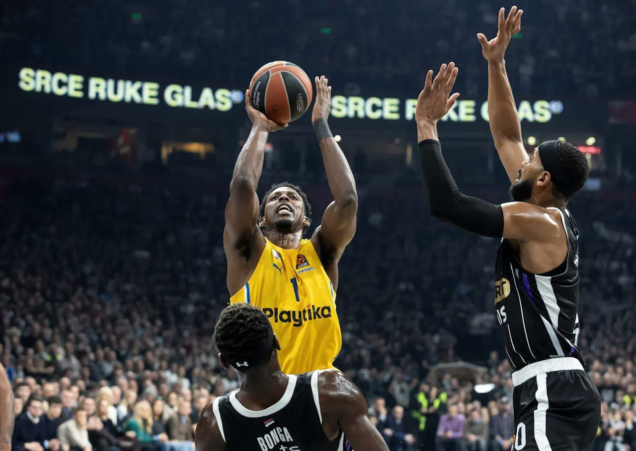 Στον... αέρα το μέλλον του Χοάρντ στη Μακάμπι, τον παρακολουθεί η Μονακό