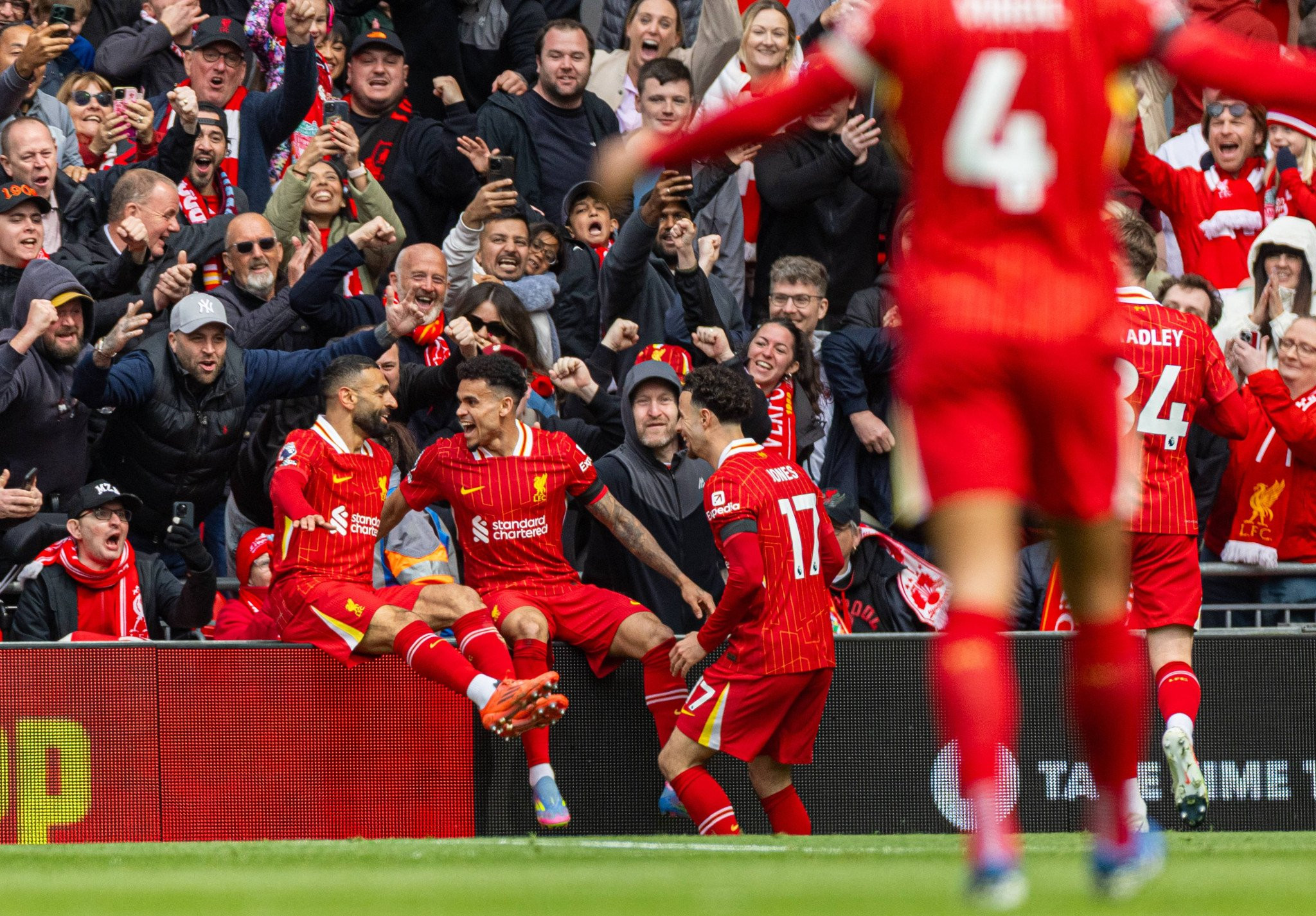 Ο Φαν Ντάικ λύτρωσε τη Λίβερπουλ και την έφερε ακόμα πιο κοντά στον τίτλο