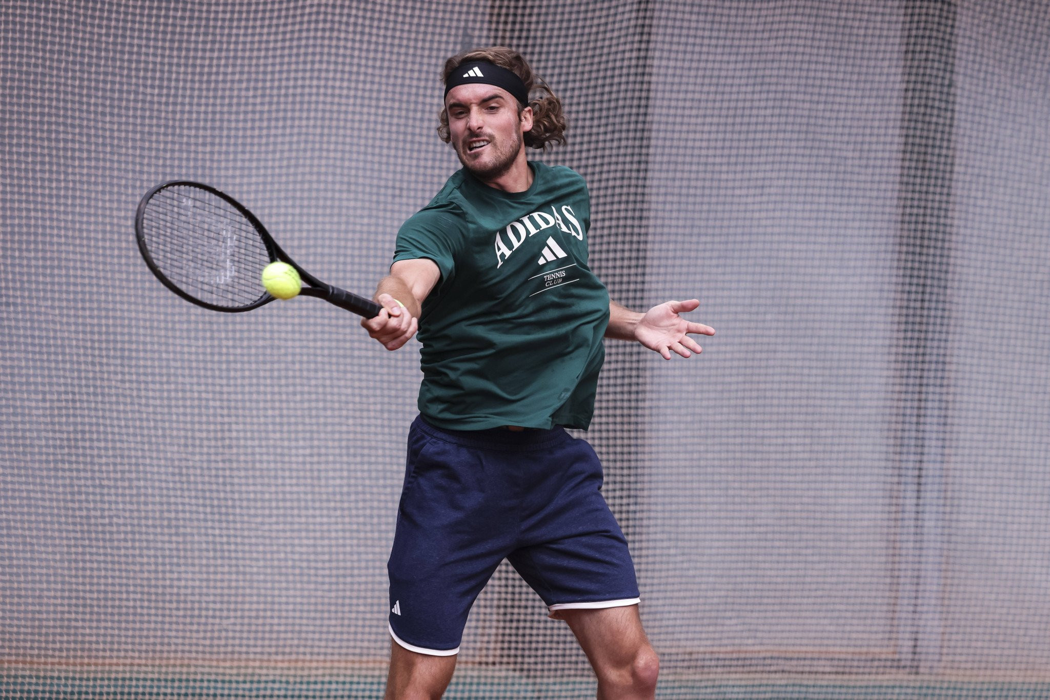 Η ώρα και το κανάλι του αγώνα του Τσιτσιπά με τον Οπέλκα στη Βαρκελώνη