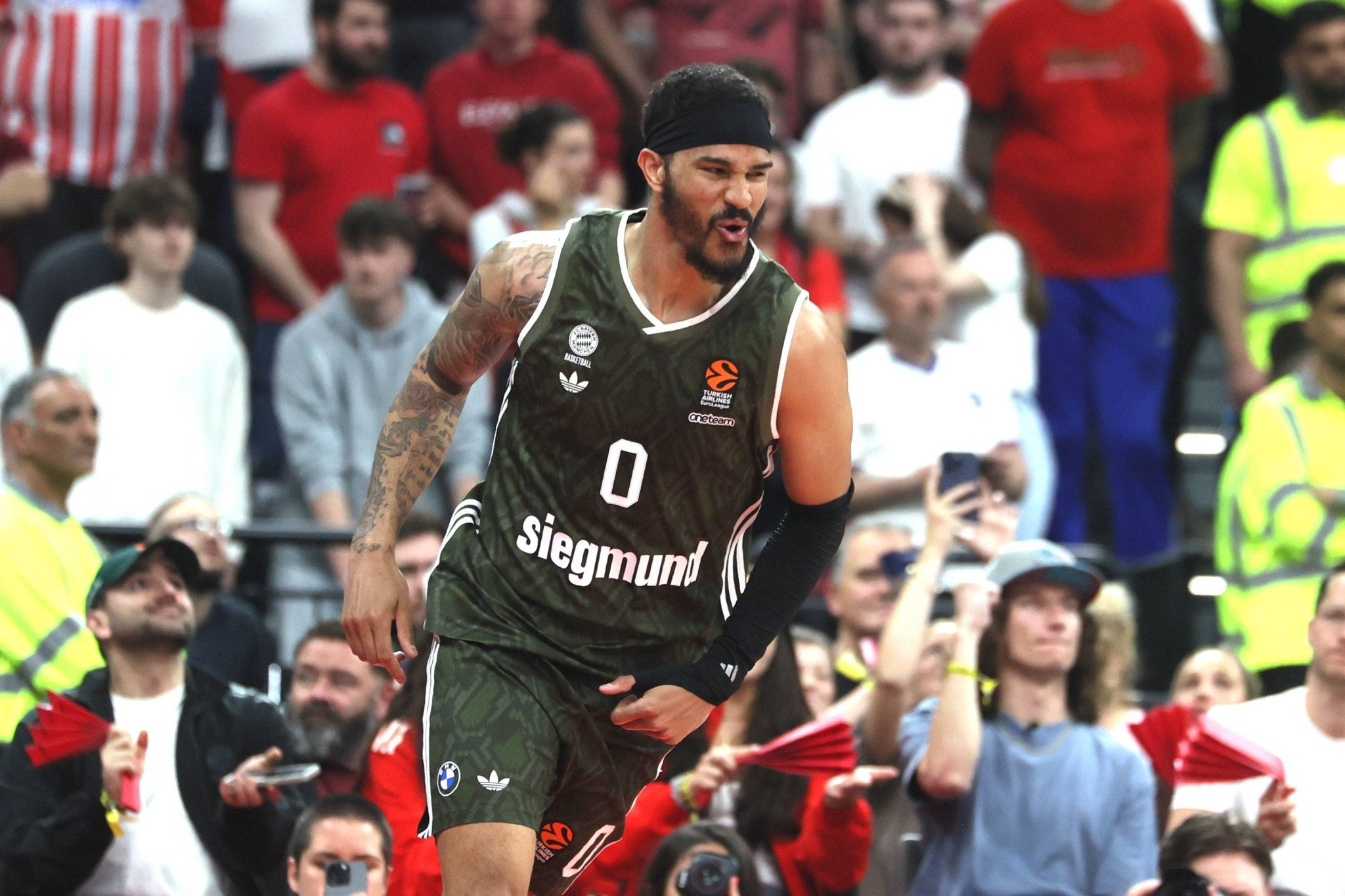 Κορυφαίος αμυντικός της σεζόν ο Νικ Βάιλερ-Μπαμπ της Μπάγερν