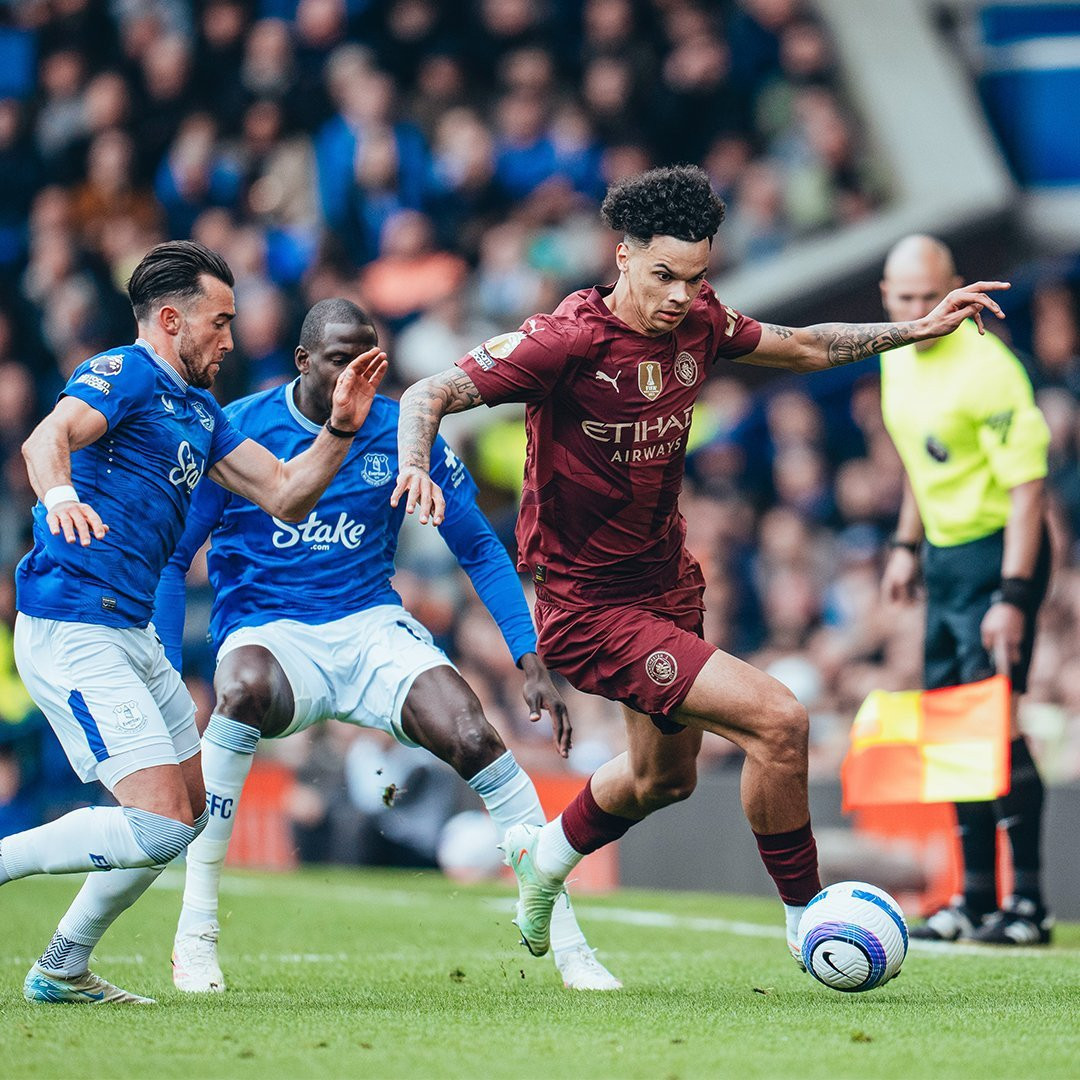 «Διπλό»… Champions League για την Μάντσεστερ Σίτι, 2-0 την Έβερτον