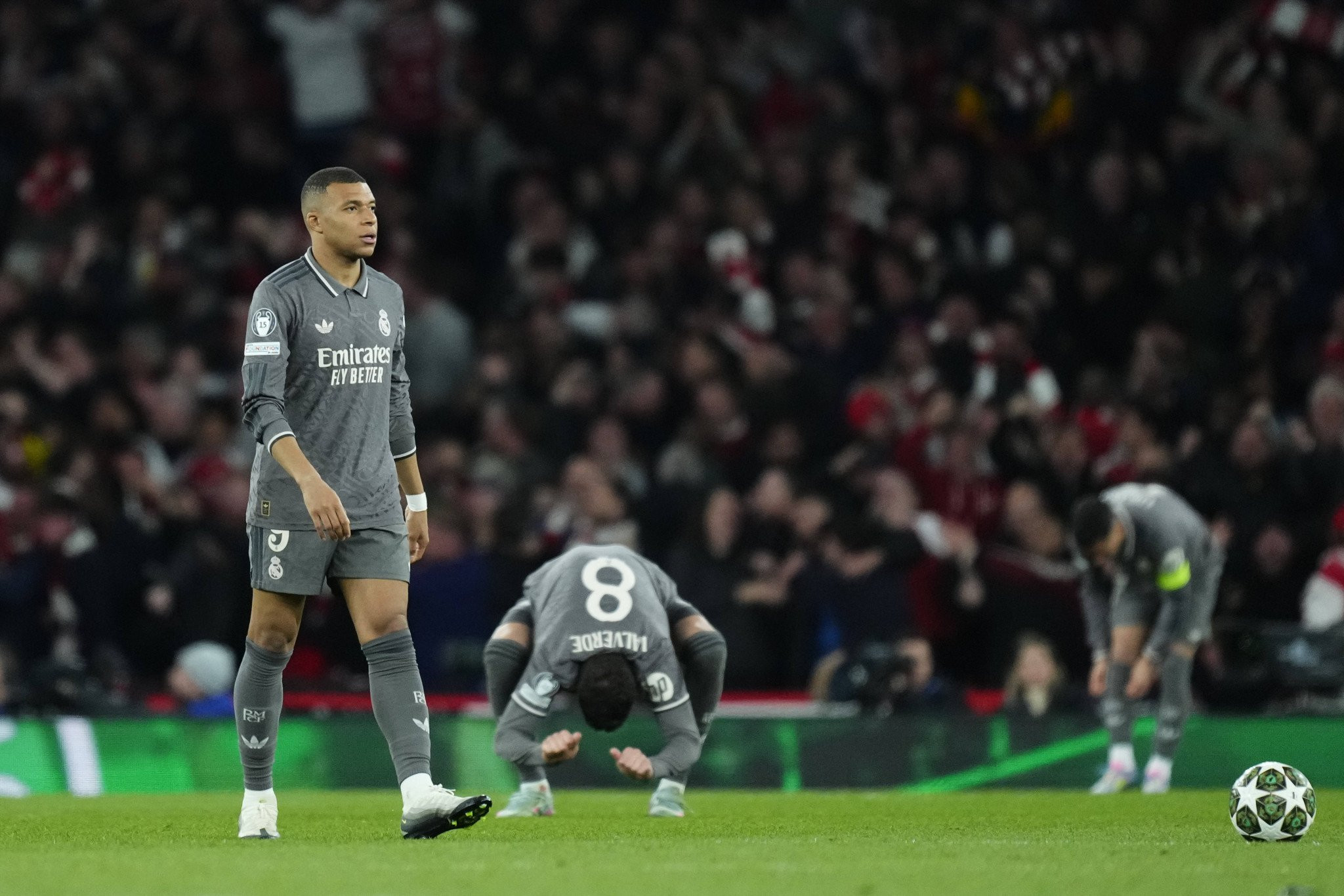 Ο Εμπαπέ απολογήθηκε στους συμπαίκτες του για την αποβολή κόντρα στην Αλαβές