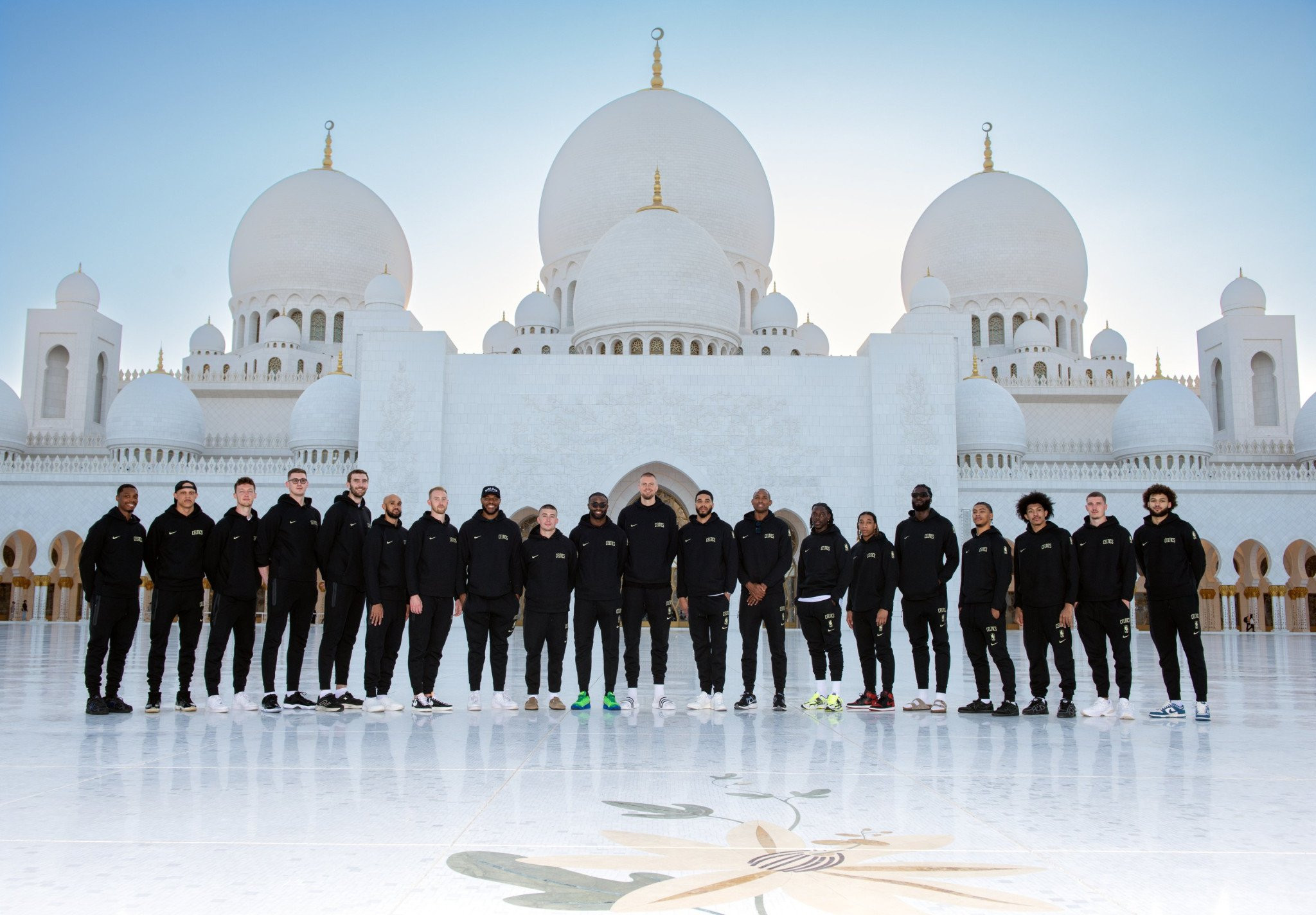 Το ΝΒΑ αποφάσισε ποιους θα στείλει στο Άμπου Ντάμπι - Οι Νικς ήταν η... προφανής επιλογή