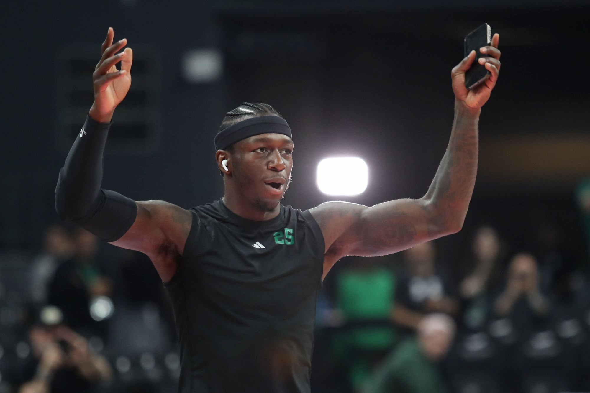 Έφτασε η αποστολή του Παναθηναϊκού στο ΟΑΚΑ για το ντέρμπι με τον Ολυμπιακό (video)