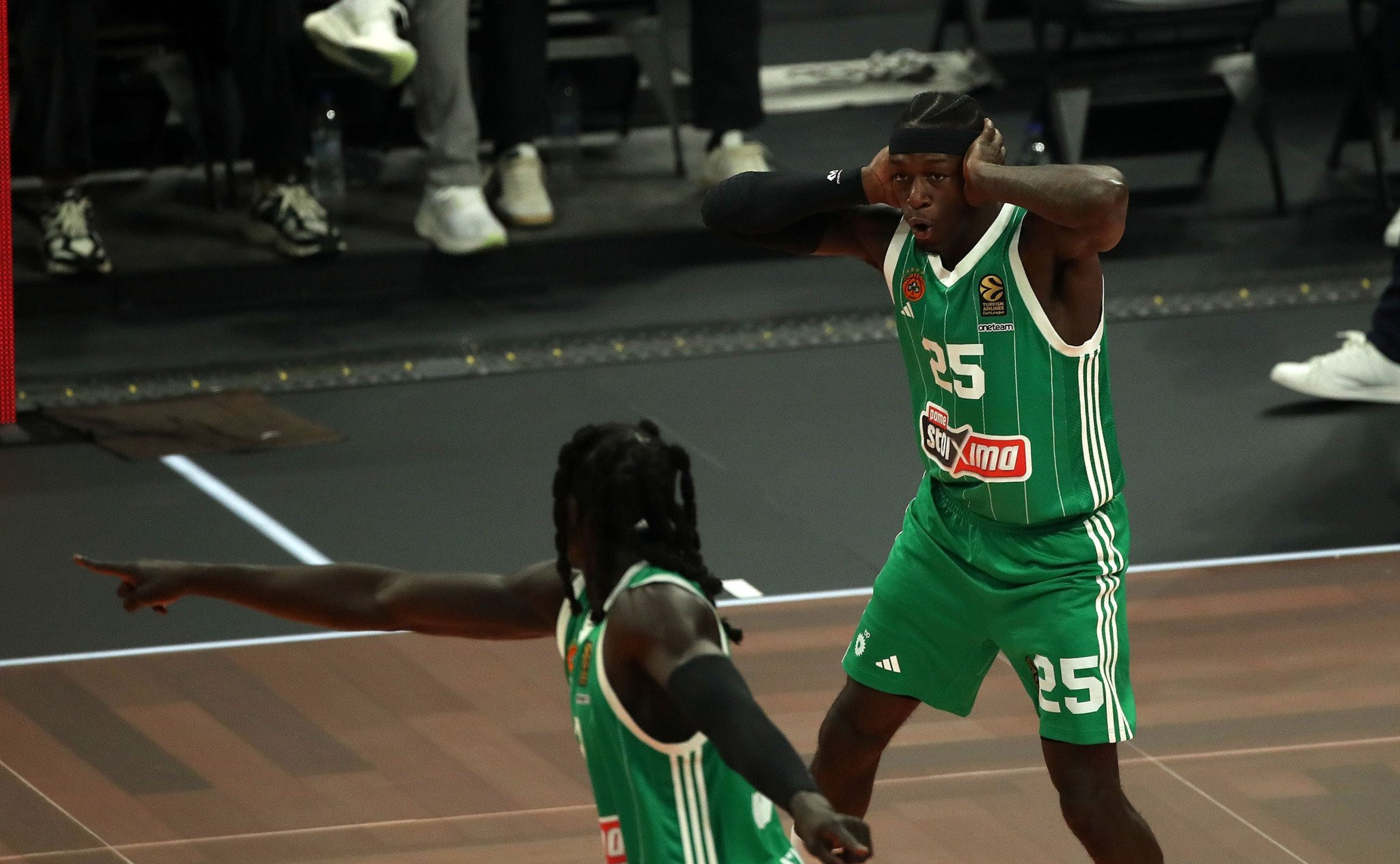 Οι viral πανηγυρισμοί του MVP Κέντρικ Ναν