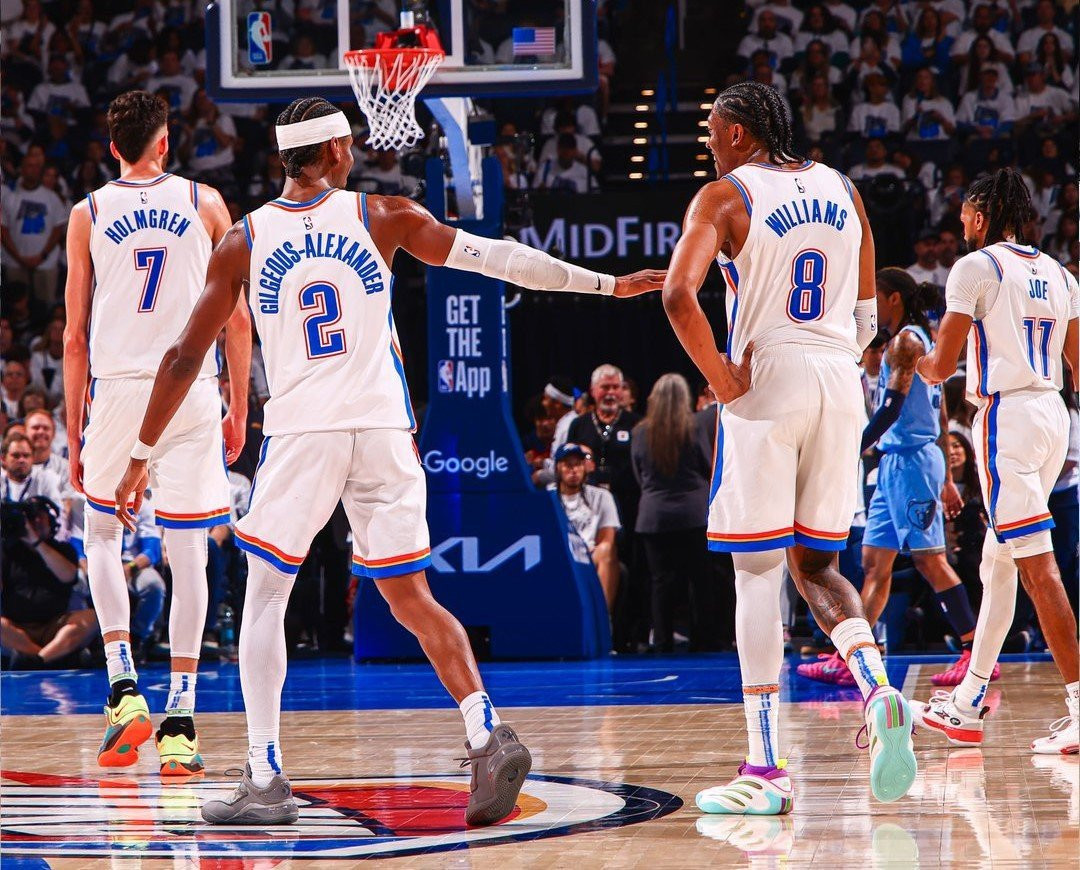 «Αυτοκτόνησαν» οι Γκρίζλις, νίκες και προβάδισμα για Κλίπερς και Νικς