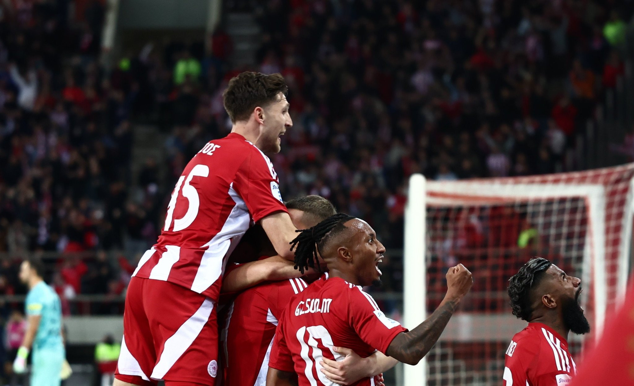 Τα στιγμιότυπα από τη νίκη τίτλου του Ολυμπιακού κόντρα στην ΑΕΚ