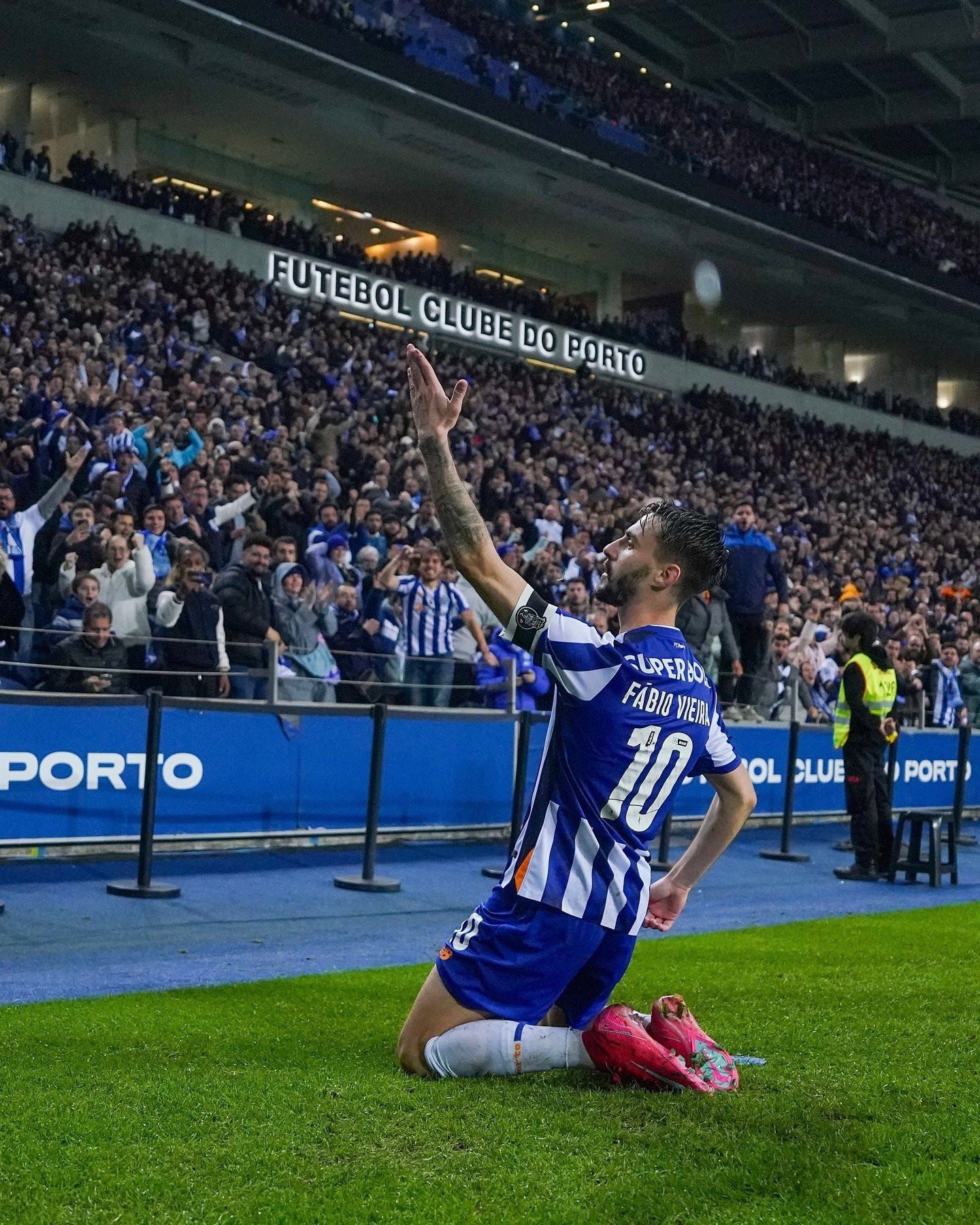 Με νίκη ανεβαίνει και δεν χάνει την ευκαιρία