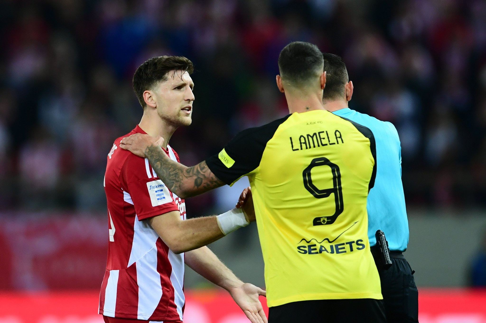 Καταγγελία της ΑΕΚ για ύβρεις από παίκτη του Ολυμπιακού προς τον 4ο για Λαμέλα - «Εγώ θα τον…»