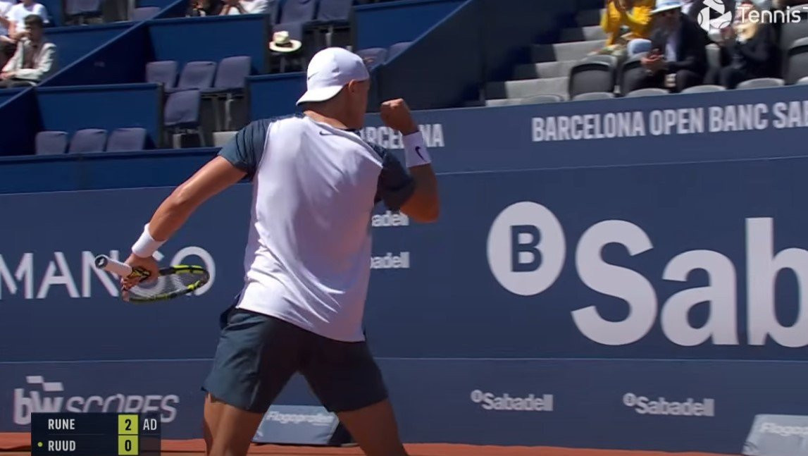 Ο Ρούνε νίκησε τον περσινό κάτοχο και περιμένει τον Κατσάνοφ για τον ημιτελικό