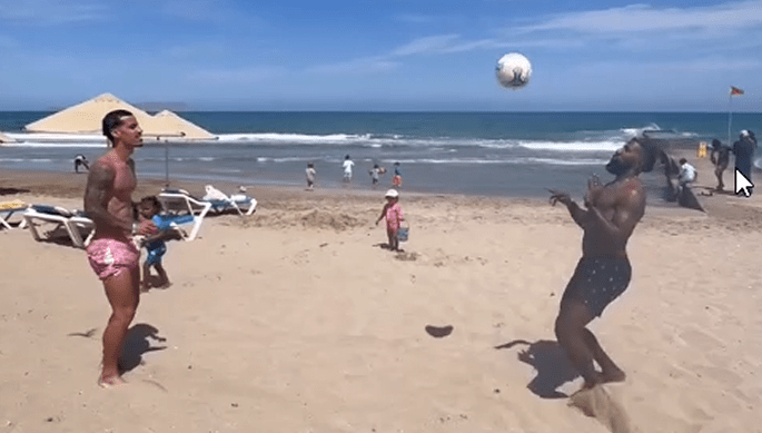 Βραζιλιάνικη... προπόνηση στην άμμο για Ροντινέι - Τσικίνιο στην Κρήτη