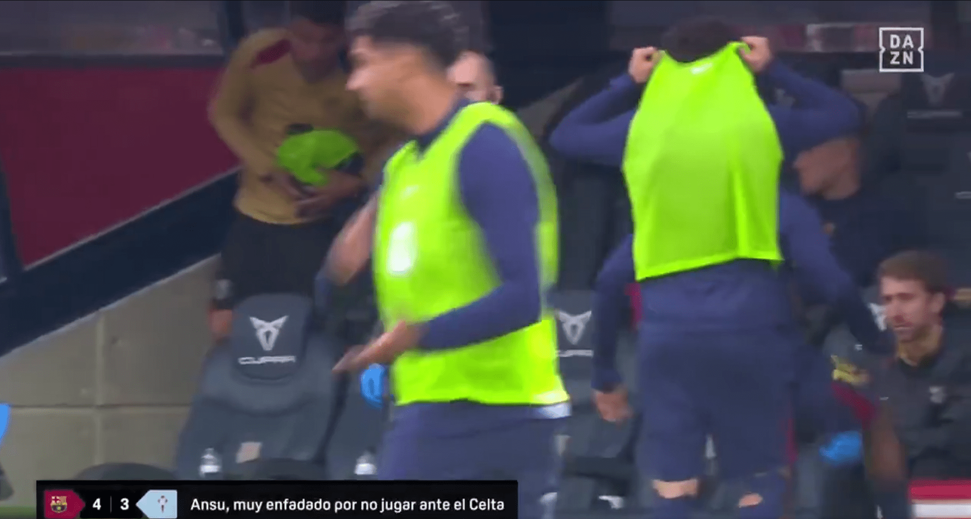 Ο Φατί τα πήρε και άρχισε να κλοτσάει τον πάγκο (video)