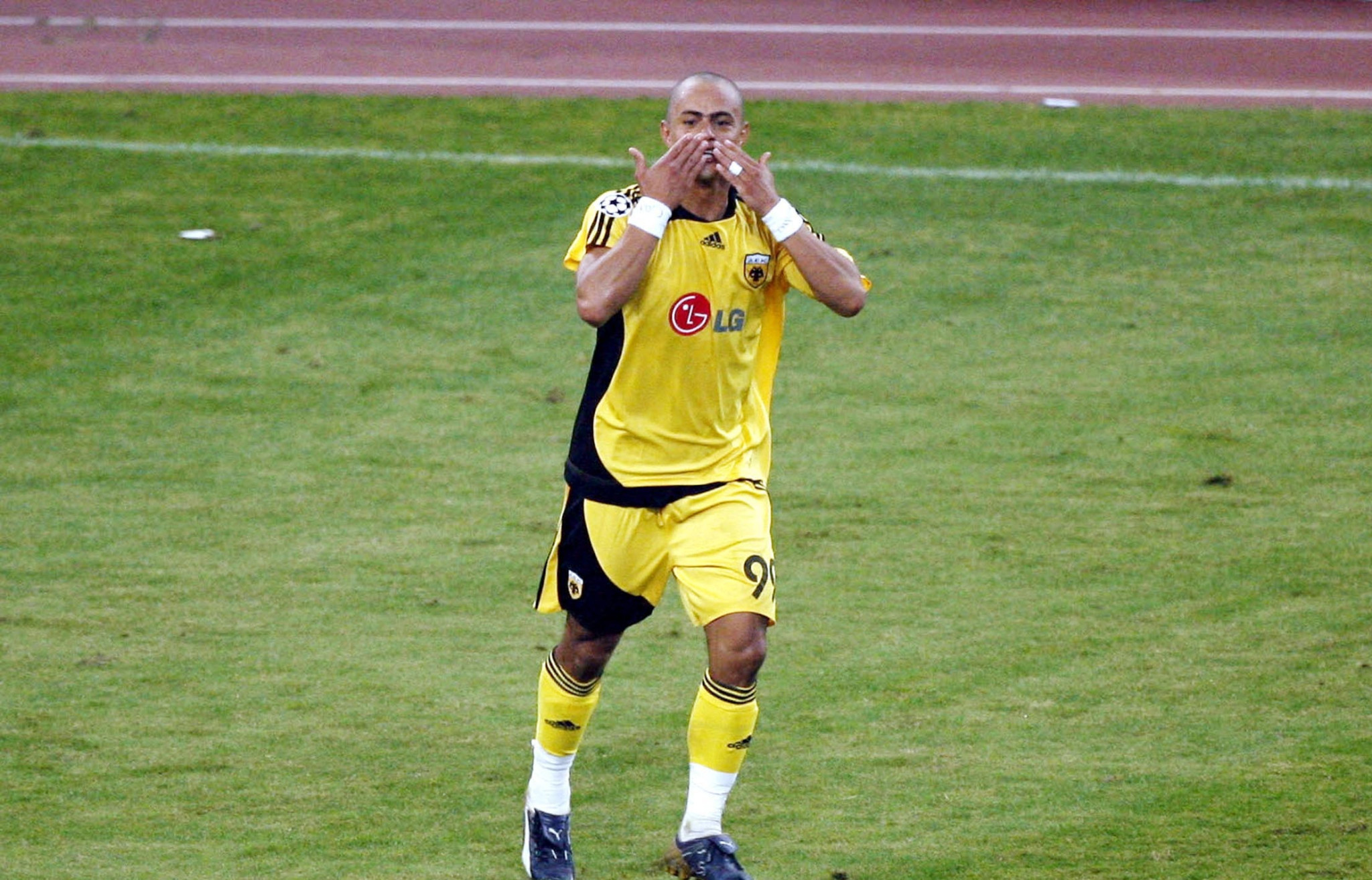 Σέζαρ για τα γενέθλια της ΑΕΚ: «102 χρόνια αυτού του υπέροχου συλλόγου»