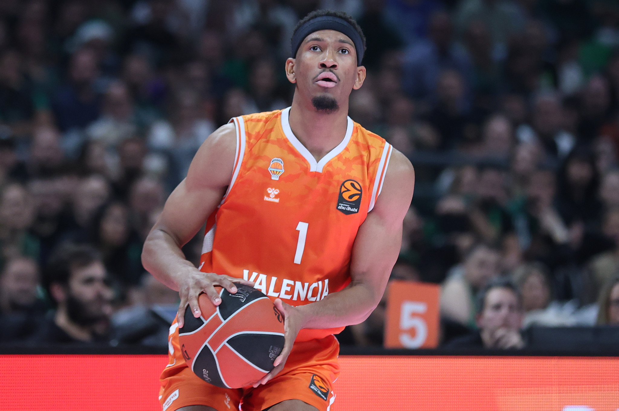 «Ο Ολυμπιακός ενδιαφέρεται για τον Κάμερον Τέιλορ της Βαλένθια»