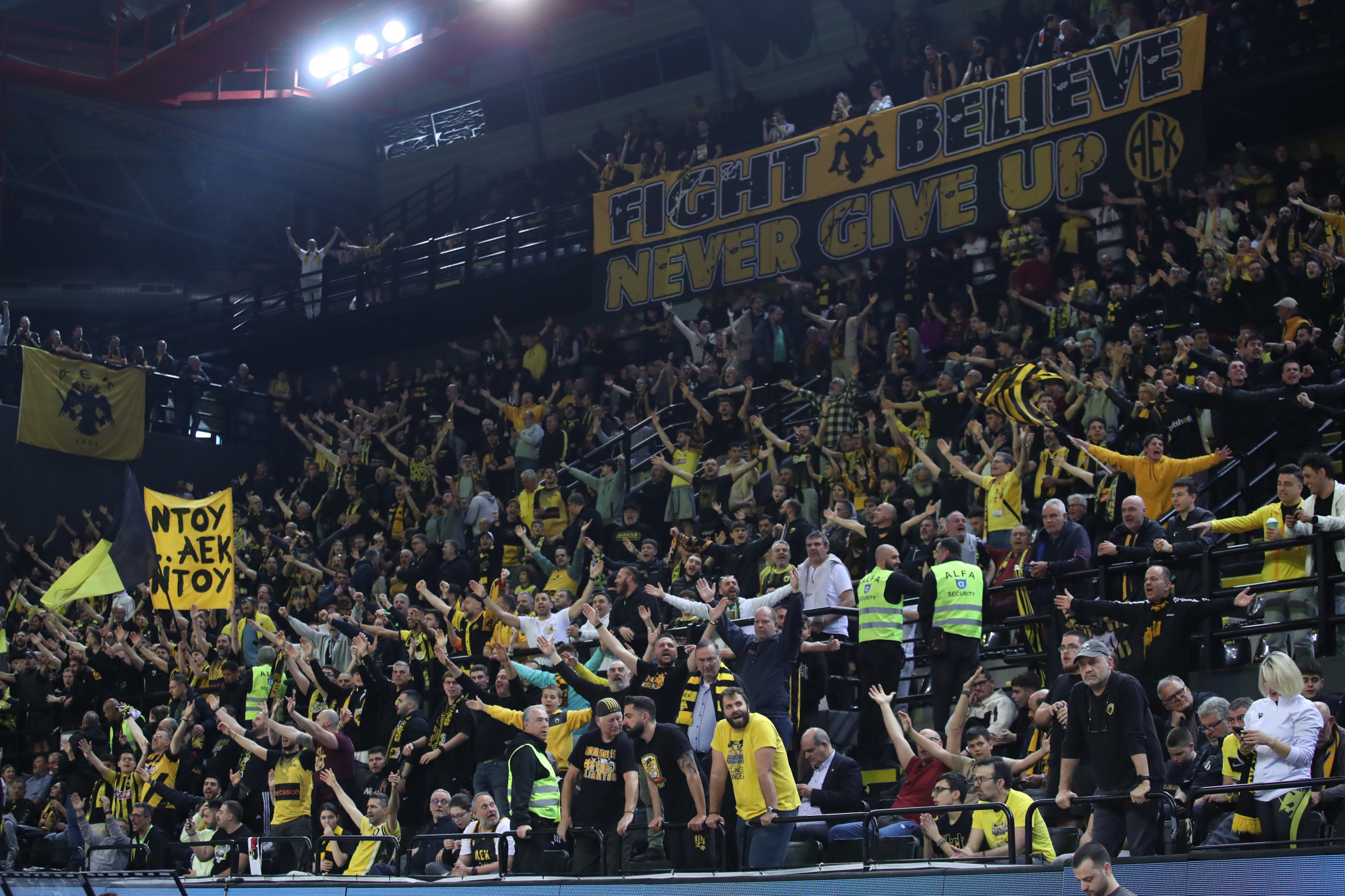 Μαγική ατμόσφαιρα στη Sunel Arena από 9.000 φίλους της ΑΕΚ (video)