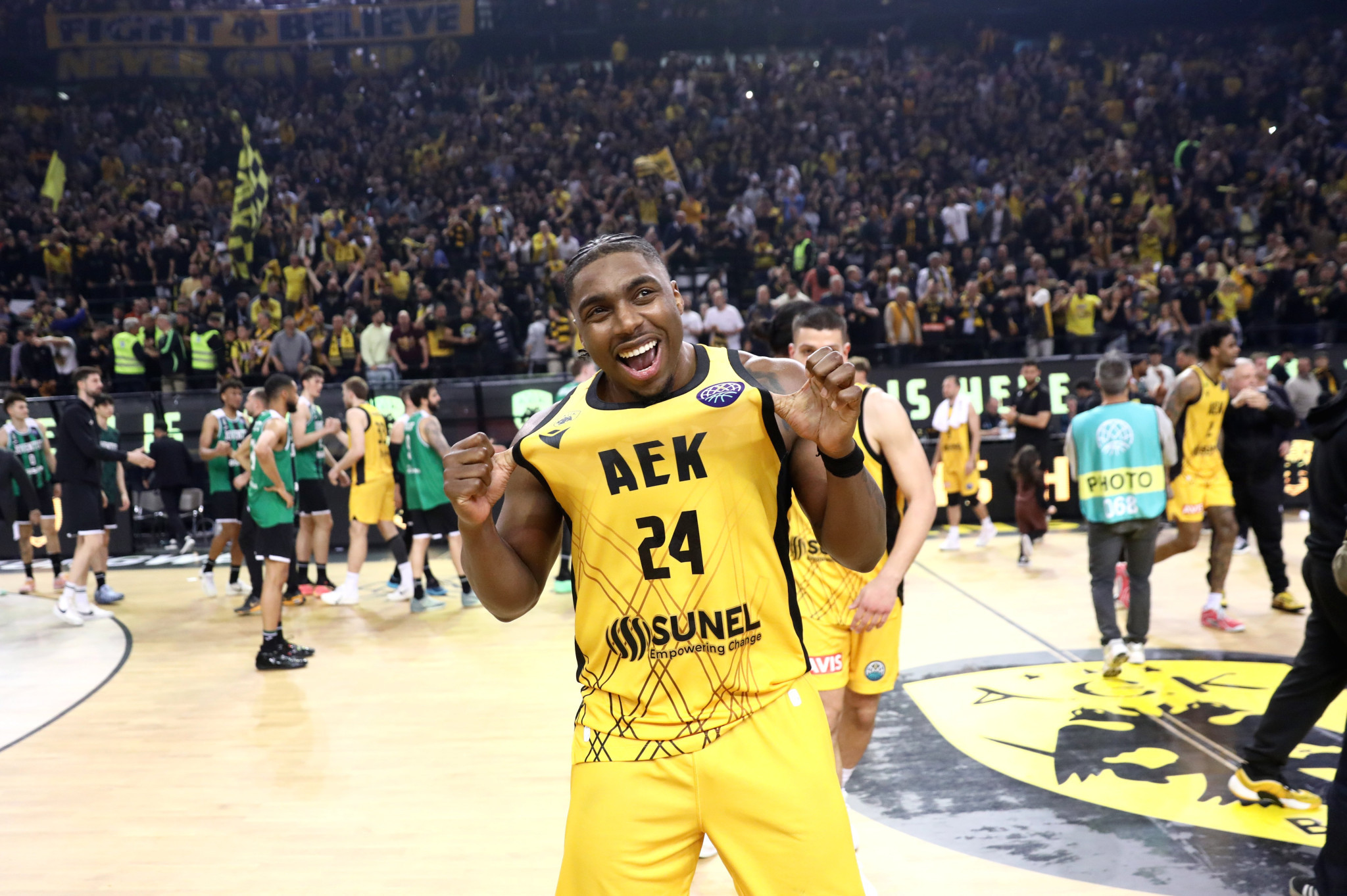 Ο Φρανκ Μπάρτλεϊ στο Athletiko: «Αυτό σκεφτόμουν στο τρίποντο - Είμαστε εδώ για να πάρουμε το BCL»