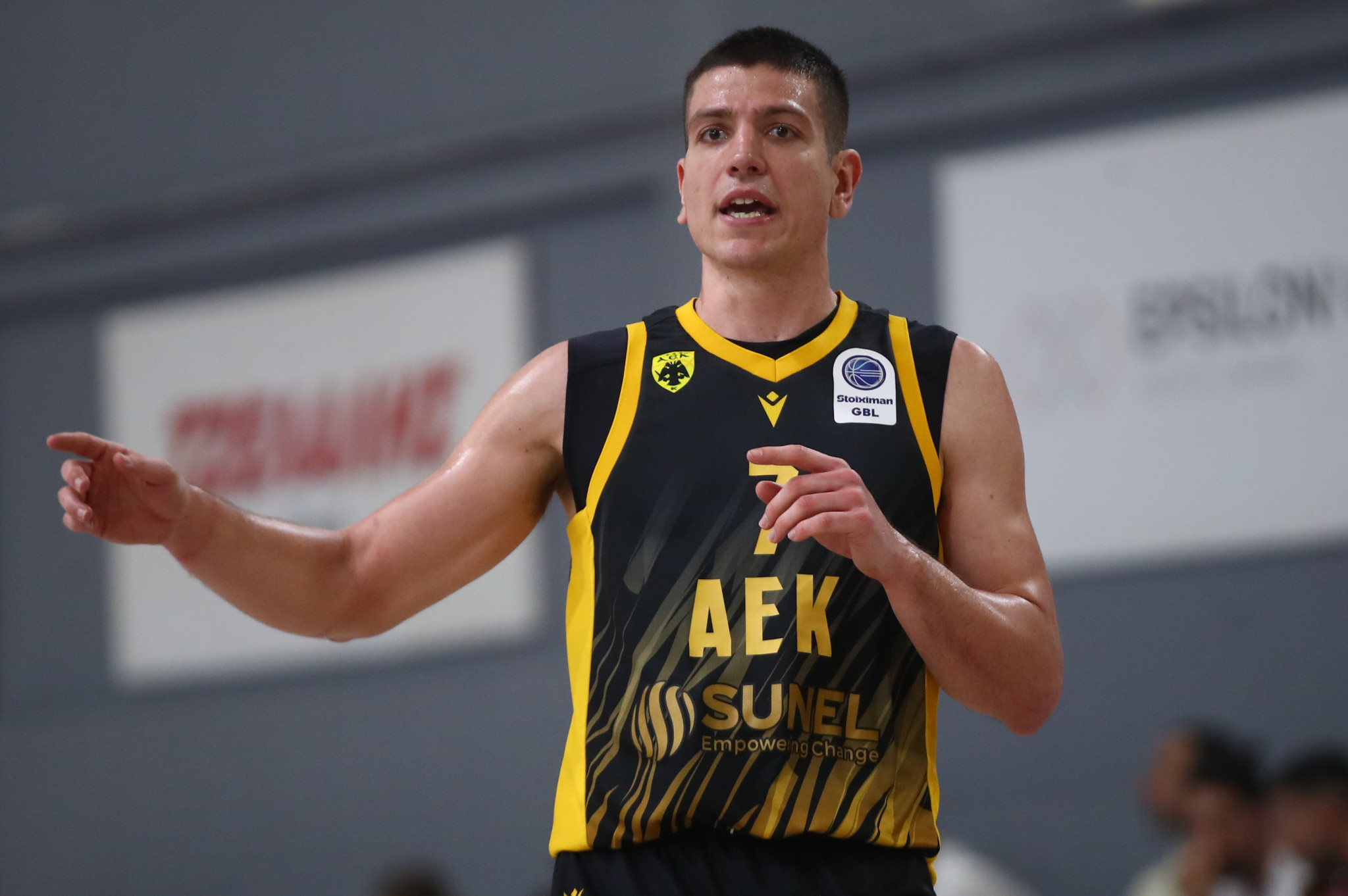 Ο Δημήτρης Φλιώνης στο Athletiko: «Η ΑΕΚ έχει πολύ ταλέντο, δεν σκεφτόμαστε ακόμα τη Μάλαγα»