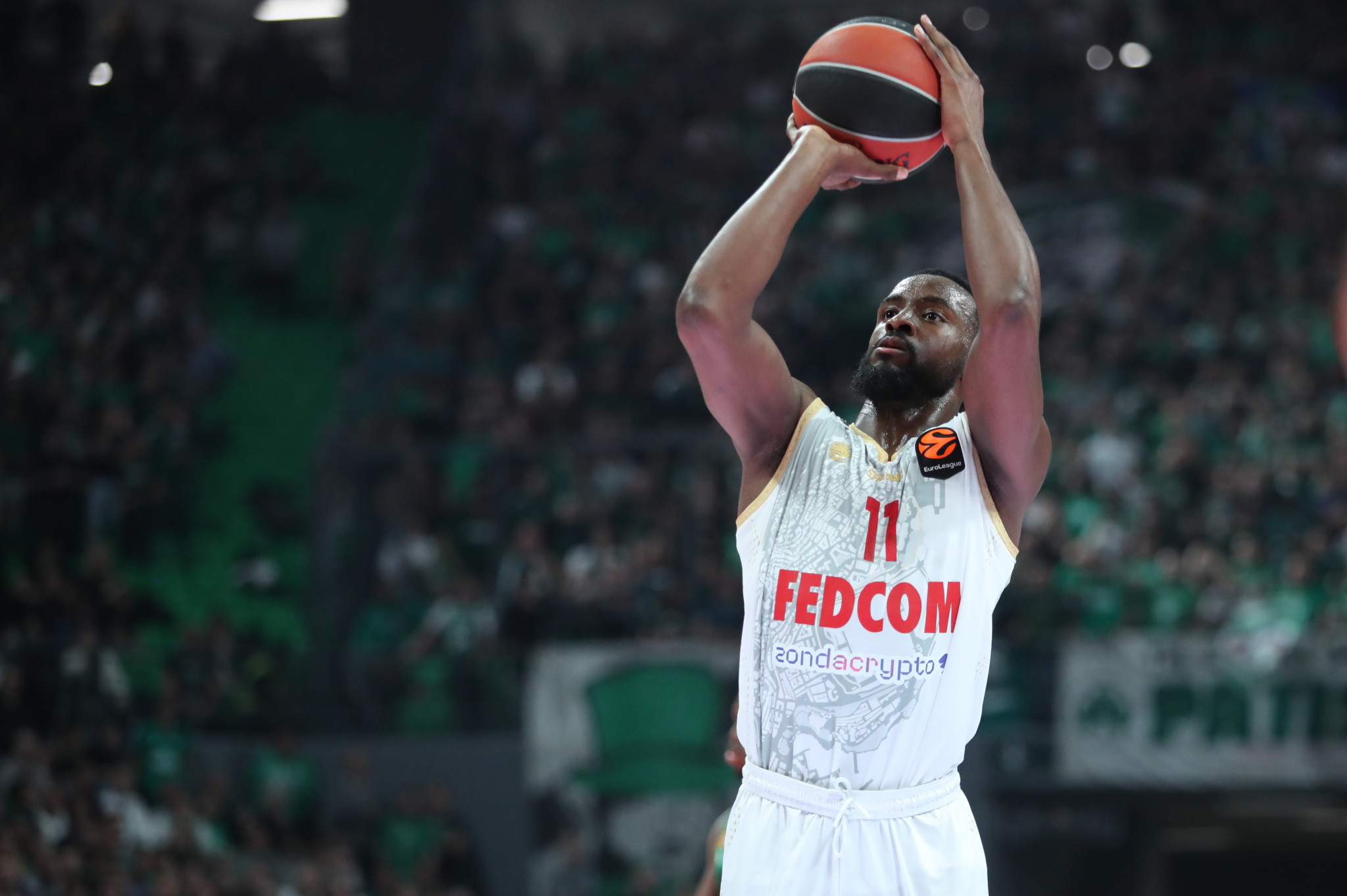 Ο Ντιαλό παρέλαβε το βραβείο του κορυφαίου αμυντικού της EuroLeague (video)