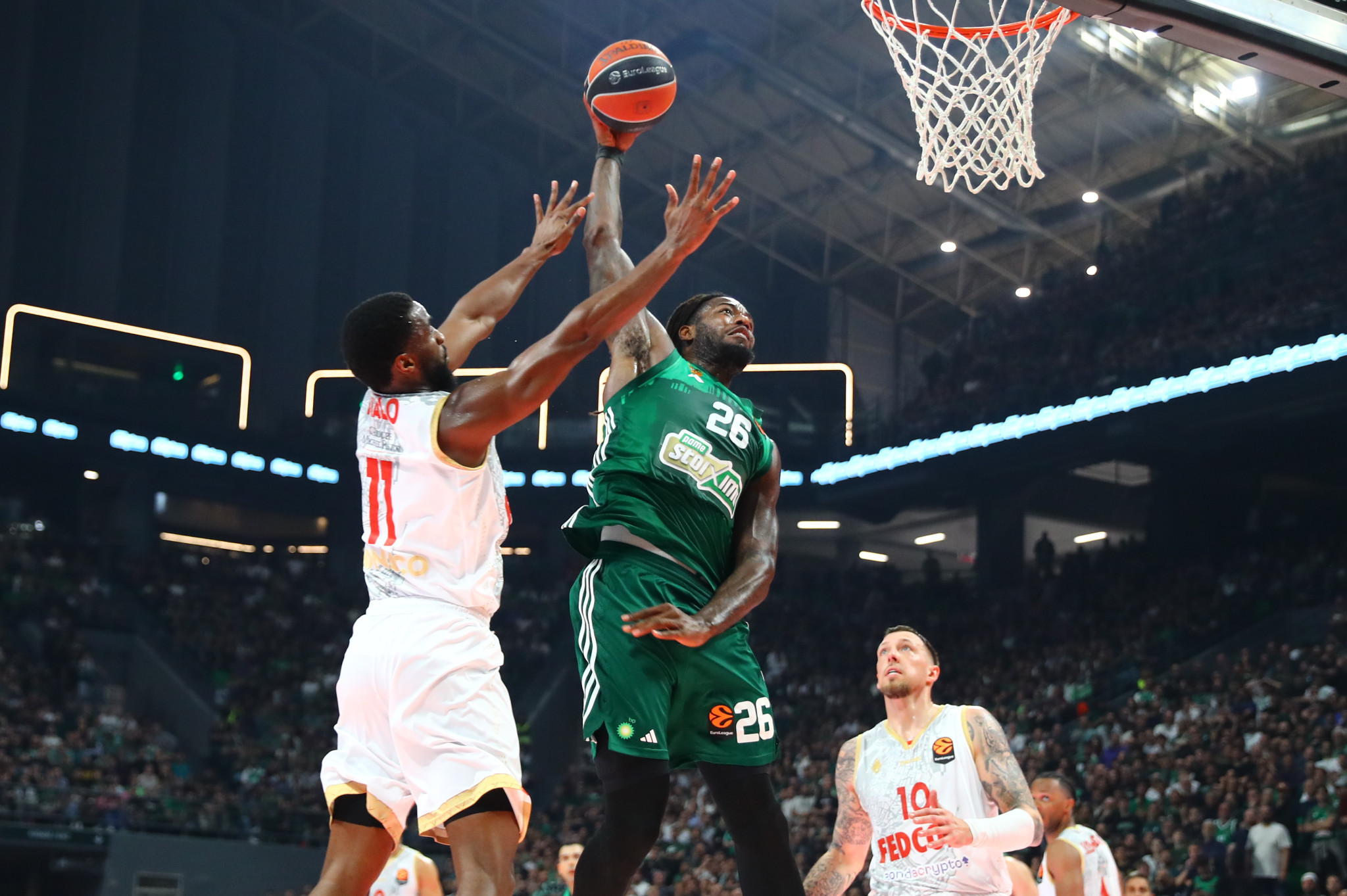 Ο Χουάντσο «άνοιξε» το γήπεδο κι ο Λεσόρ κάρφωσε θεαματικά στο καλάθι της Μονακό (video)