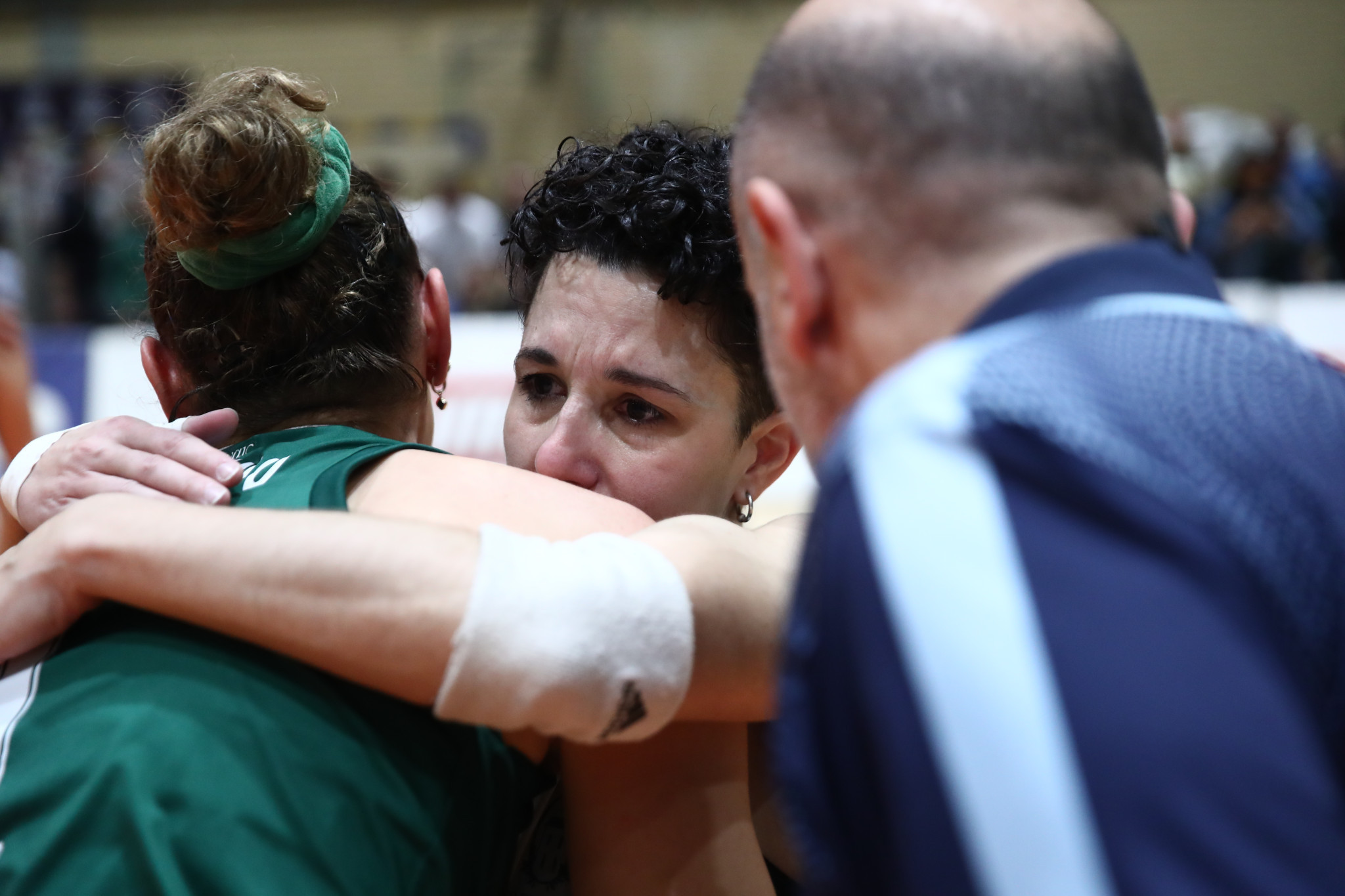 Καθολική αποθέωση από τον κόσμο του Παναθηναϊκού στη Ρόγκα μετά την κατάκτηση του πρωταθλήματος (video)