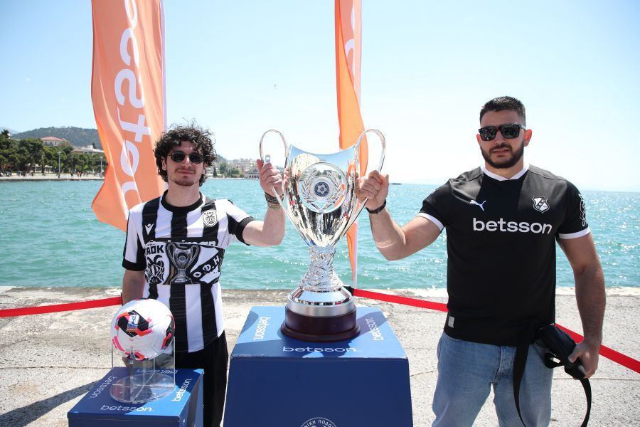 Live από τον Βόλο: «Ασπρόμαυρη» η παραλία του Βόλου από φίλους του ΠΑΟΚ και του ΟΦΗ