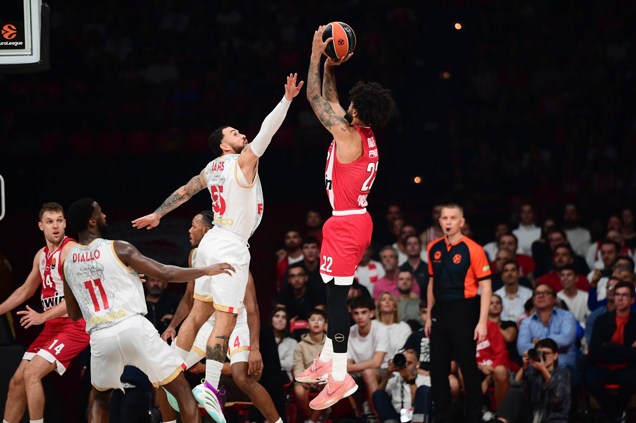 Τι έχει κάνει φέτος ο Ολυμπιακός με τους δύο υποψήφιους αντιπάλους του στα playoffs