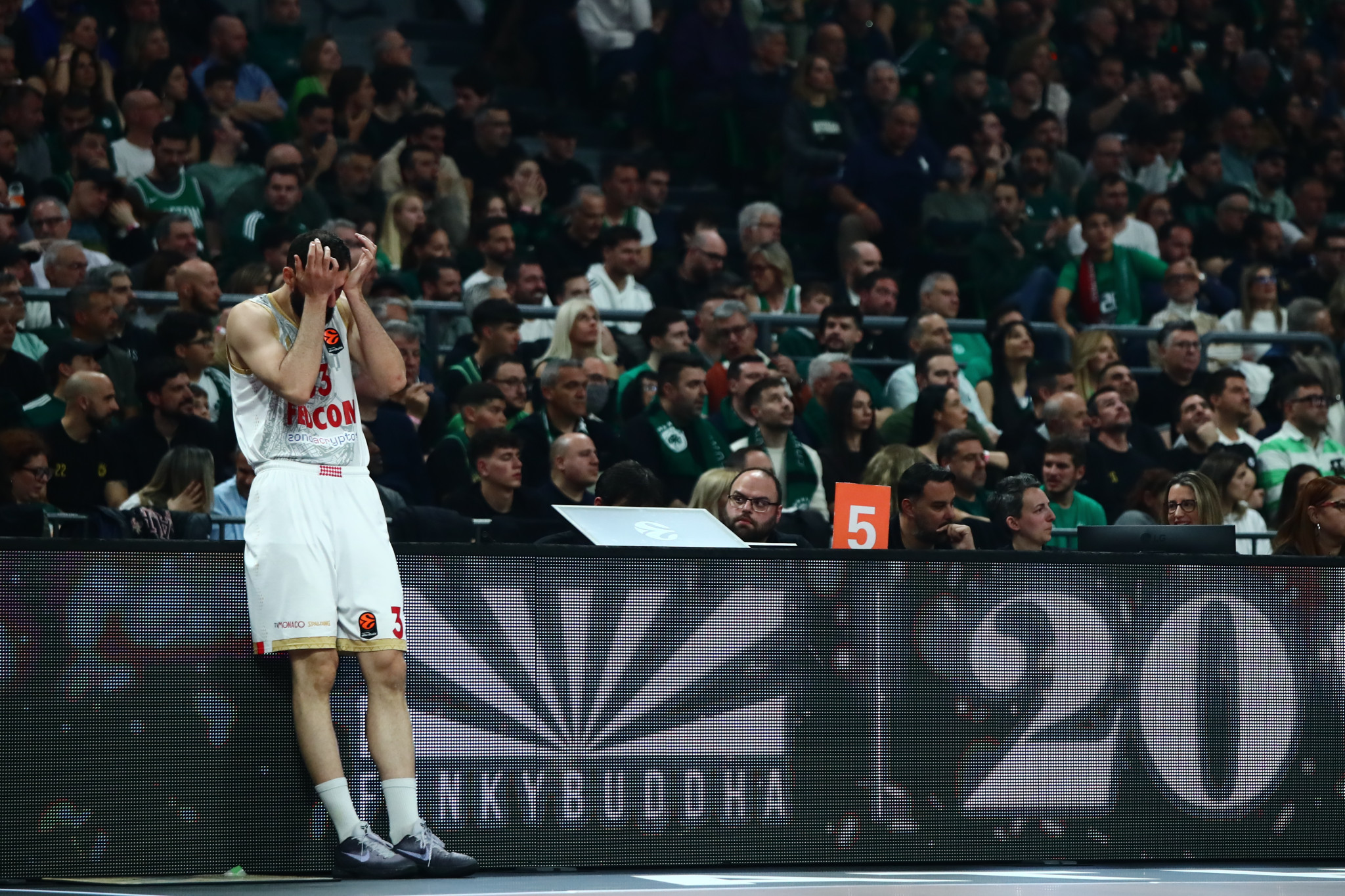 Πλήγμα στη Μονακό: Χάνει τον Μίροτιτς για απροσδιόριστο χρονικό διάστημα