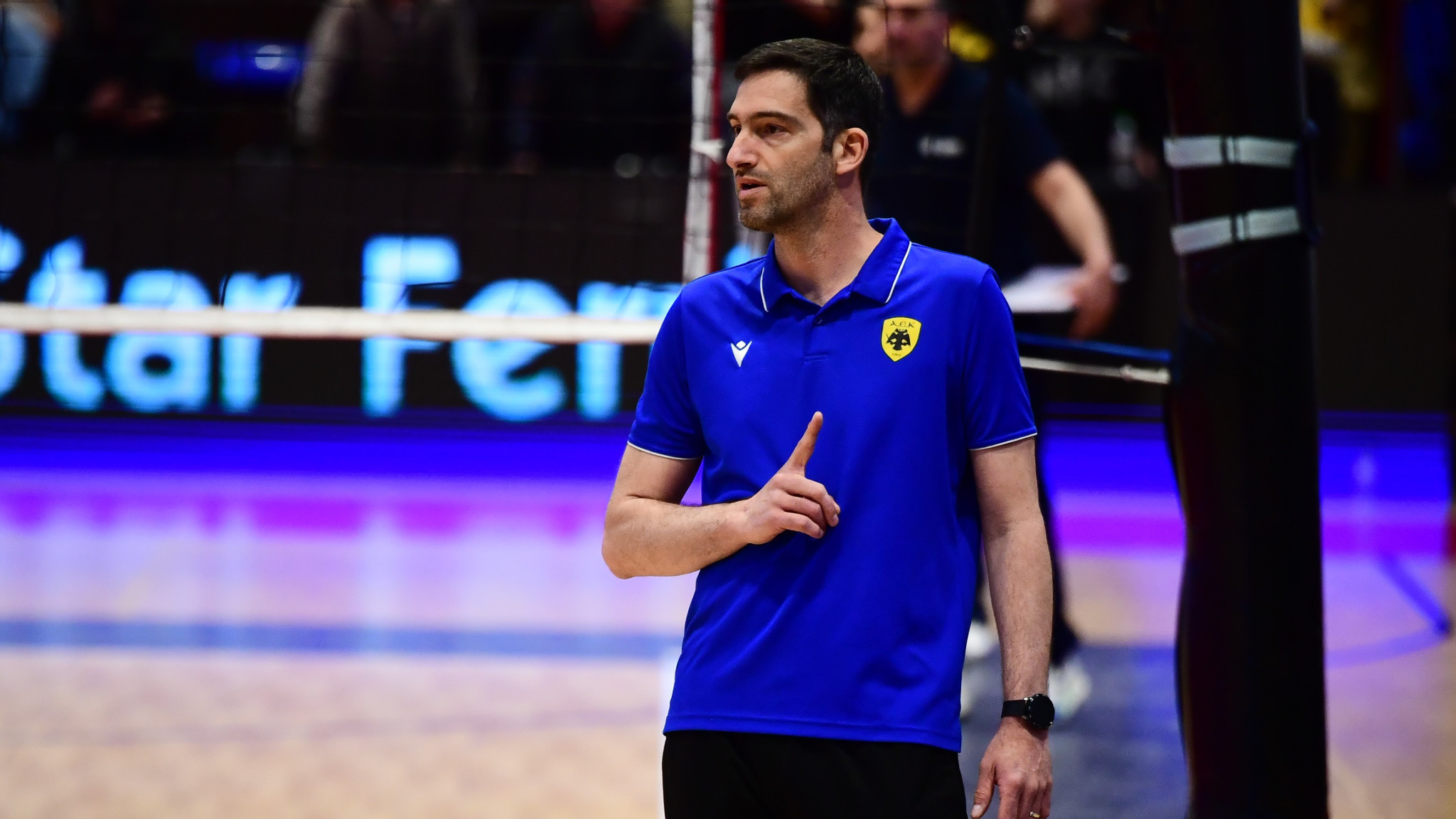 Ο Ταμπουρατζής ανανέωσε το συμβόλαιό του με την ΑΕΚ