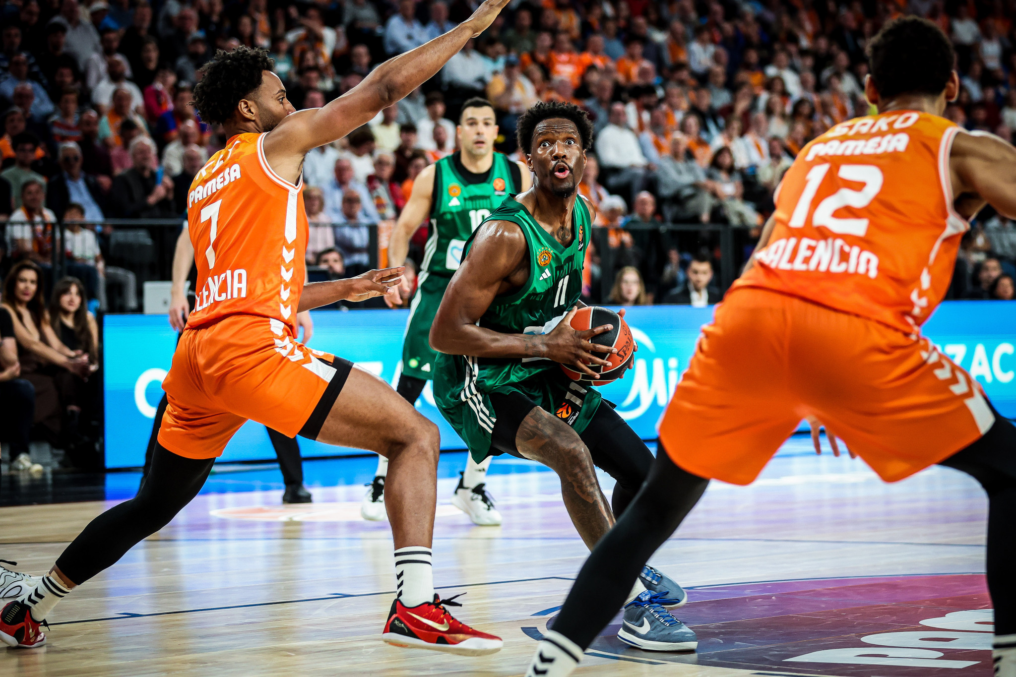 Ο απολογισμός του Χέιζ - Ντέιβις για το ταξίδι στην Ινδία: «18 ώρες πτήση και 13 ώρες οδήγηση!»