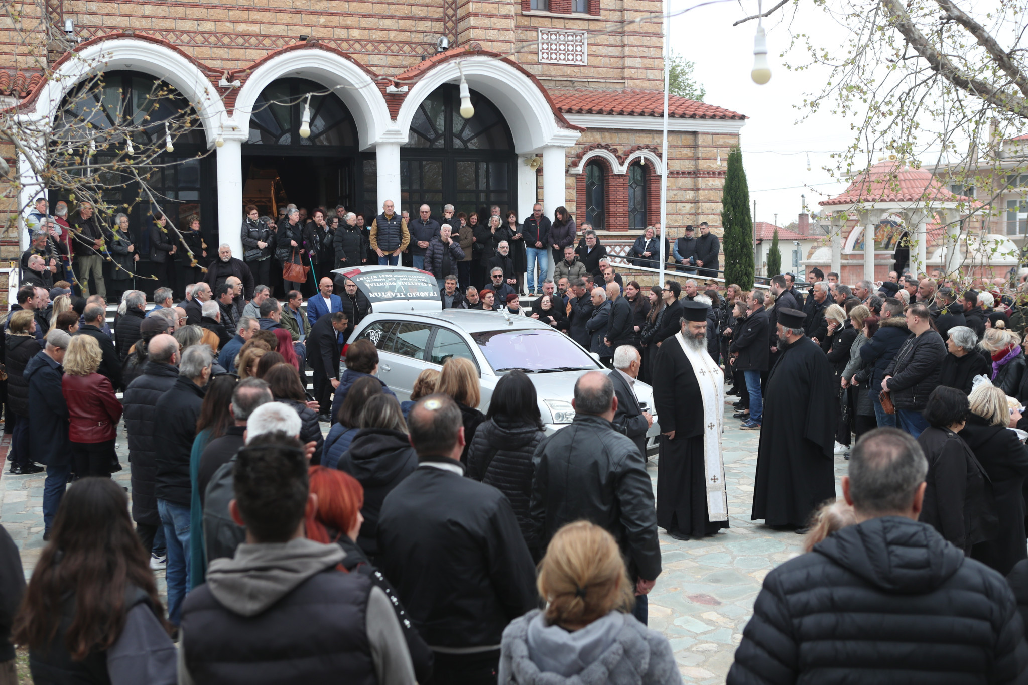 Σε κλίμα οδύνης η κηδεία του Στέφανου Μπορμπόκη (photos)