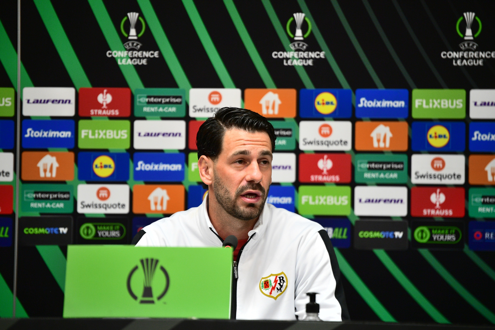 Η απάντηση του Μπατάγια για το αν θα παίξει κόντρα στην ΑΕΚ: «Πονάω αλλά... πεθαίνω για να παίξω»