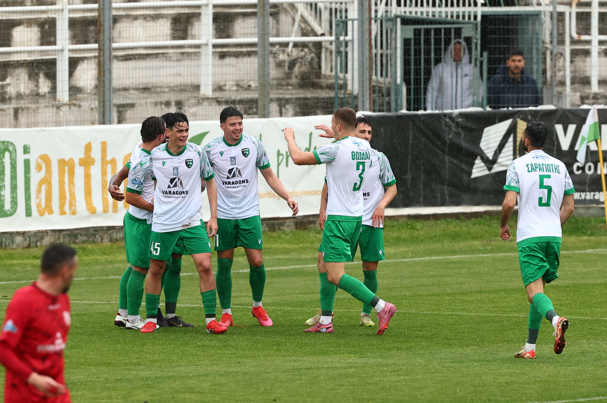 Τέταρτο τέρμα ο Μακεδονικός με τον Λαβάλ, μείωσε άμεσα με πέναλτι ο Καμπανιακός (videos)