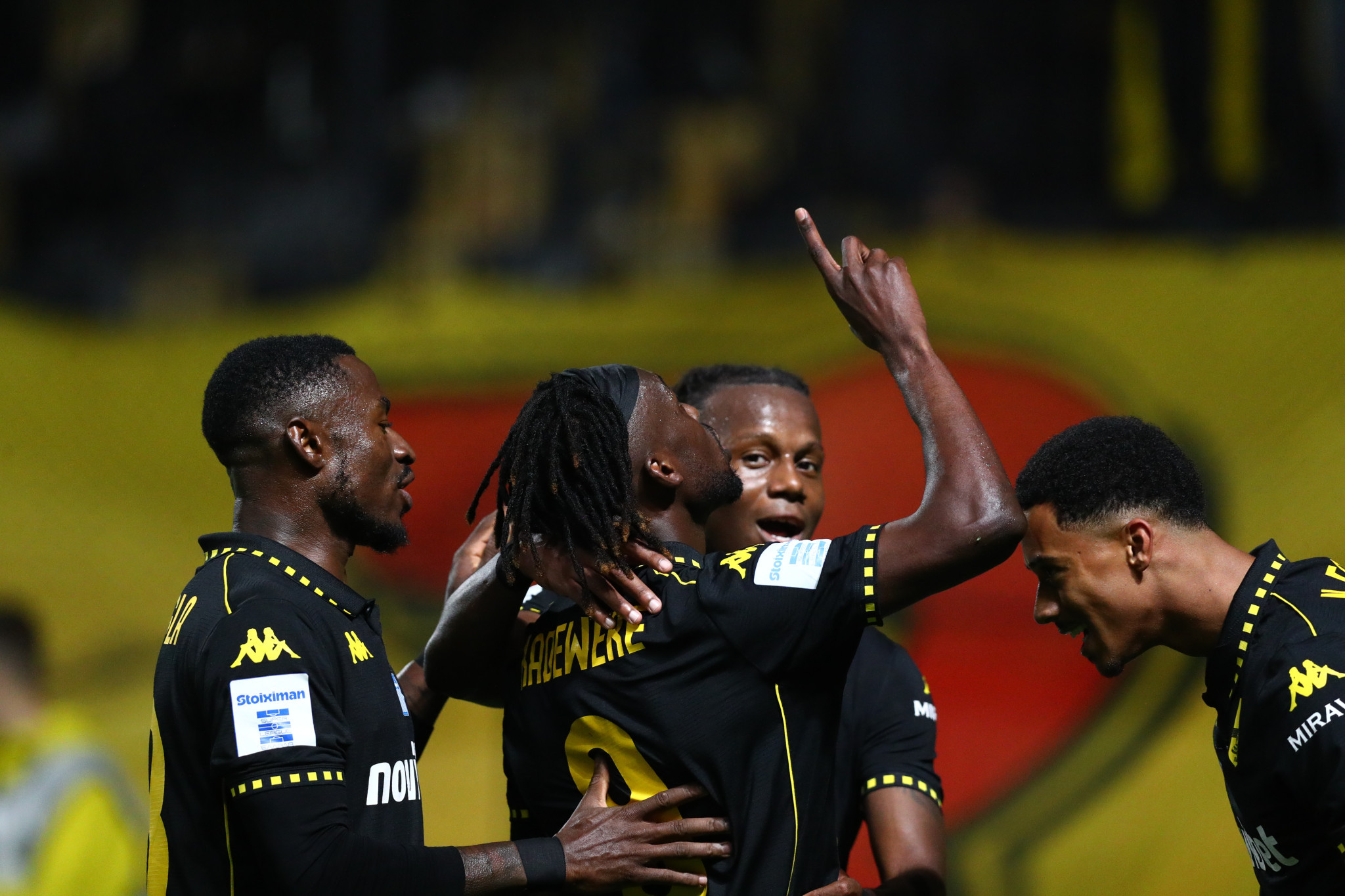 Ακόμη και όταν ο φετινός Αρης κερδίζει... του το κάνουν δύσκολο