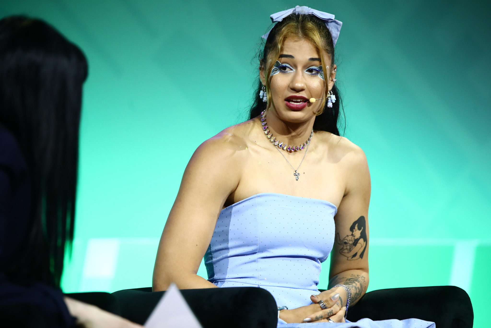 «Mind the Game»: Η συγκλονιστική ιστορία της Αναστασίας Ντραγκομίροβα για την παιδική της ηλικία (video)