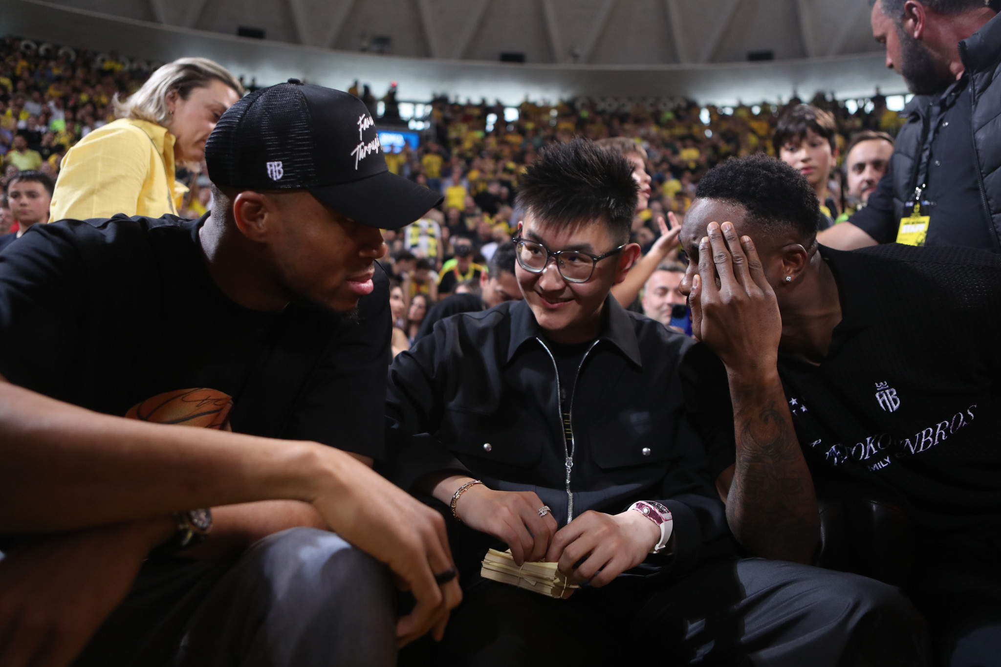 Αυτό δεν είναι ρολόι, είναι... περιουσία - Πόσο στοιχίζει το «κόσμημα» στο χέρι του Σιάο