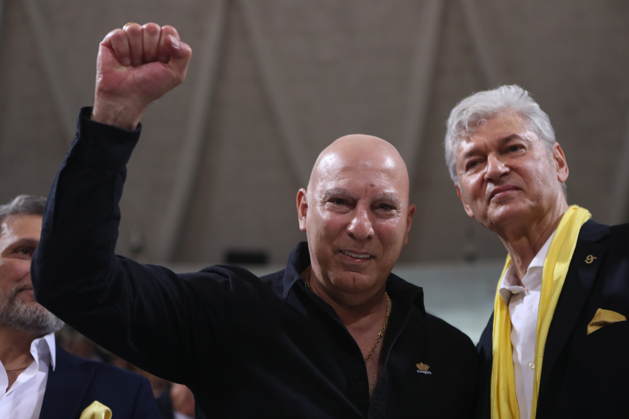 Η άφιξη του θρύλου: Ο Νίκος Γκάλης στο Παλέ για το ματς του Άρη με τον Πανιώνιο (video)