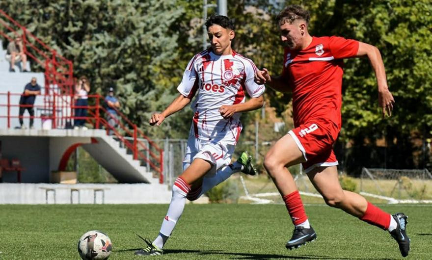 Επενδύει στο μέλλον ο Ολυμπιακός: Έδωσε επαγγελματικό συμβόλαιο στον 15χρονο Άγγελο Μούτα