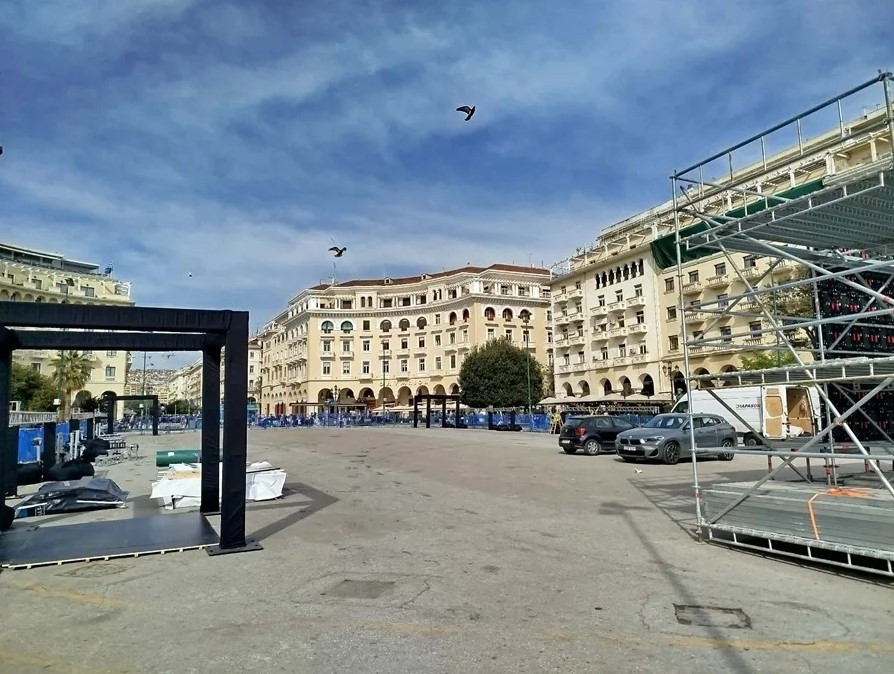 Η πλατεία Αριστοτέλους, η Τούμπα και η Θεσσαλονίκη ετοιμάζονται για τα 100 χρόνια ΠΑΟΚ