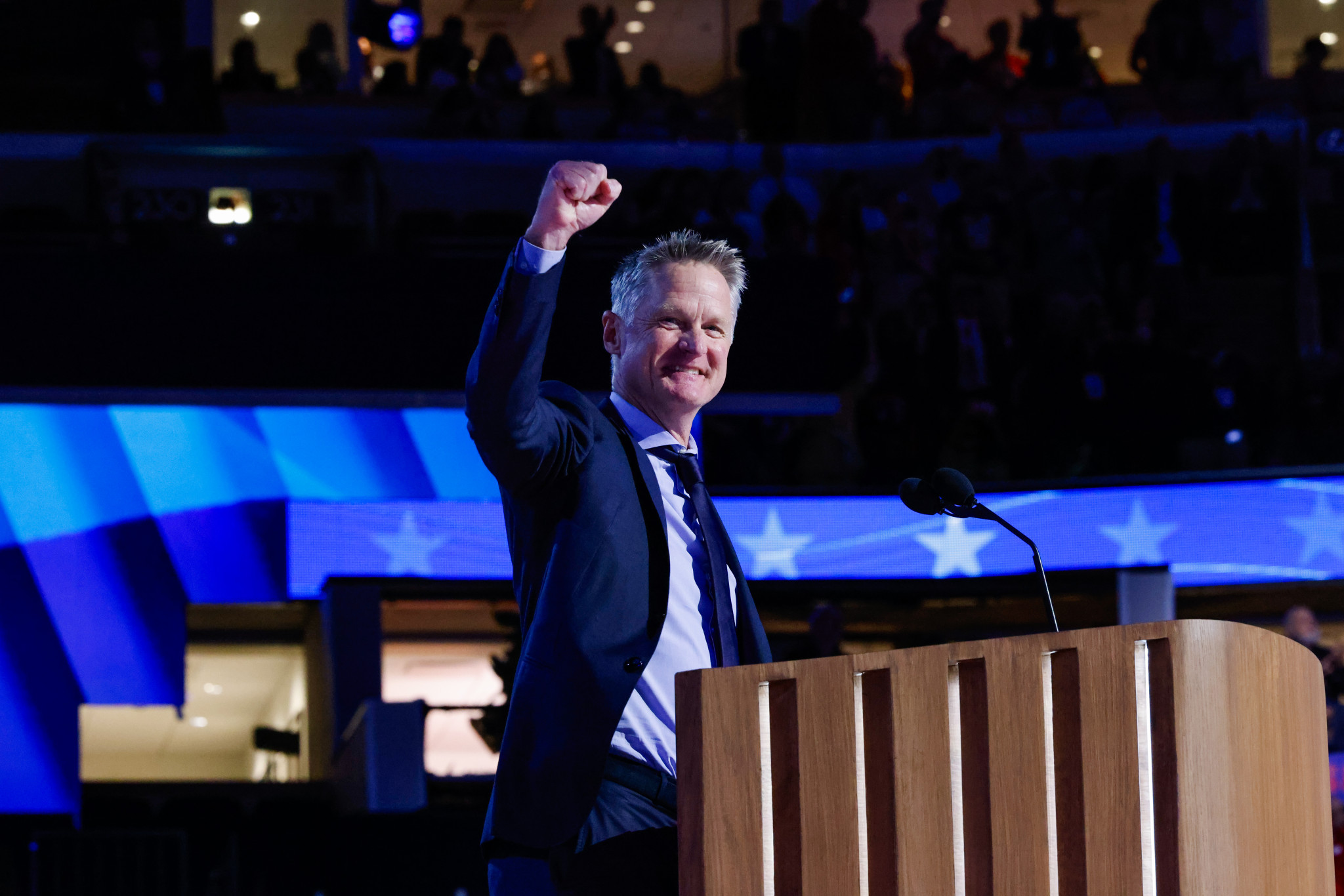 Οι Γουόριορς θέλουν να «κόψουν» τον Στιβ Κερ λόγω… πολιτικών φρονημάτων